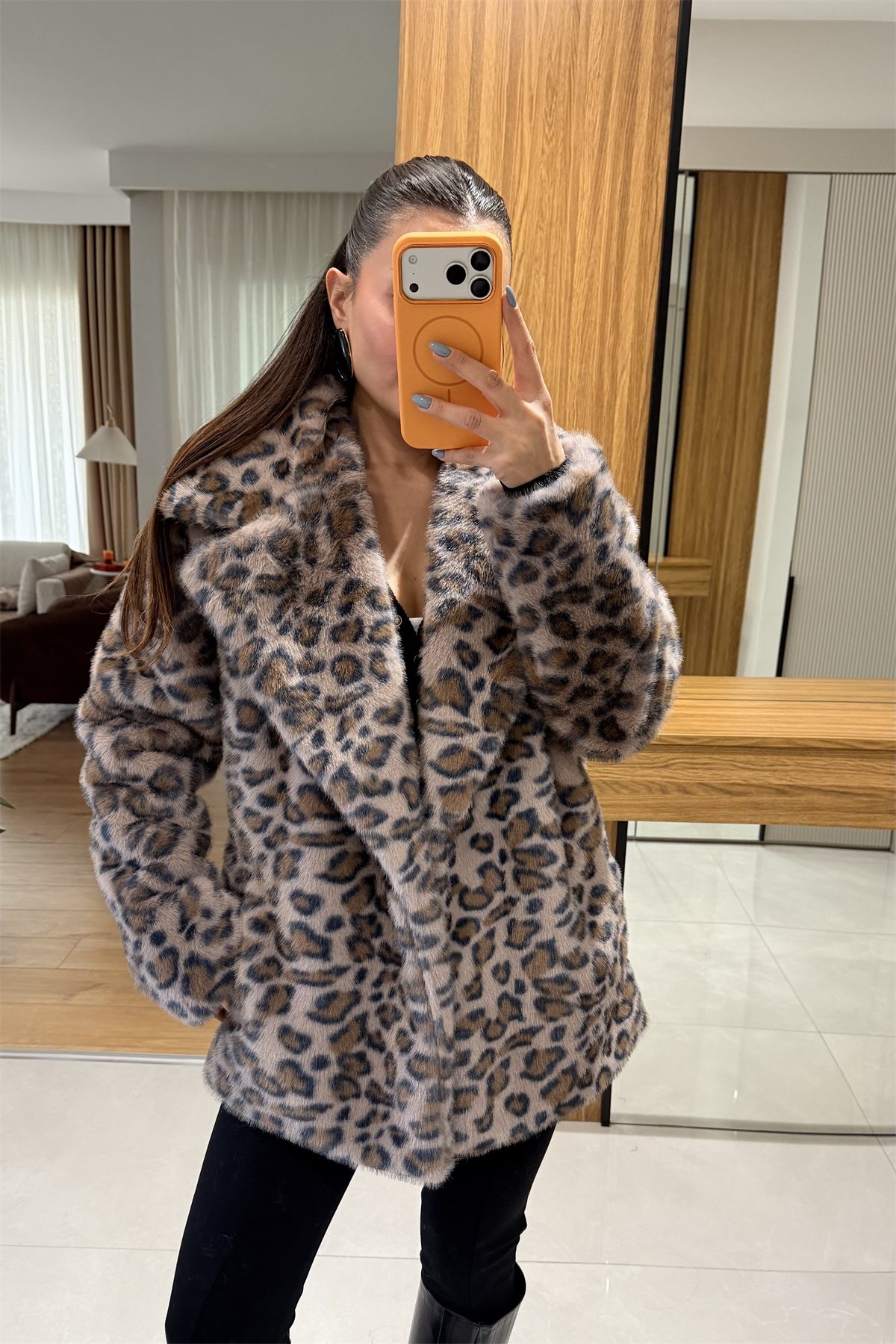 Yolanda Pembe Leopar Yakalı Kürk 