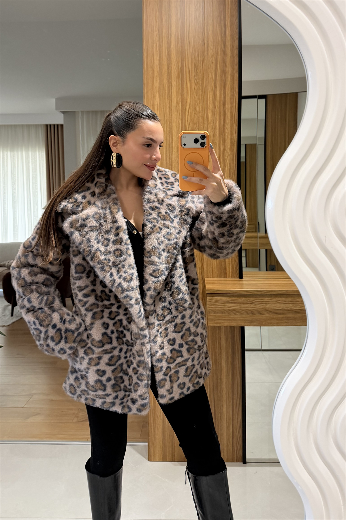 Yolanda Pembe Leopar Yakalı Kürk 