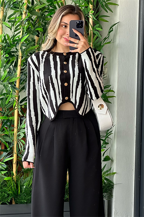 Zebra desenli vatkalı tasarım bluz