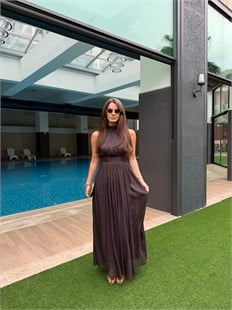 QULOVEYENİ GELENLERHalter Yaka Kahve Astarlı Elbise