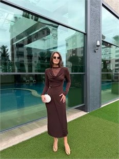QULOVEYENİ GELENLERKahve Degaje Yaka Dantel Detaylı Kruvaze Elbise
