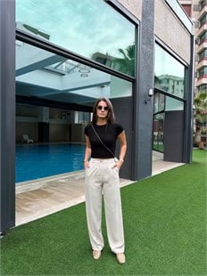 QULOVEYENİ GELENLERTaş Pileli Gold Toka Detaylı Pantolon