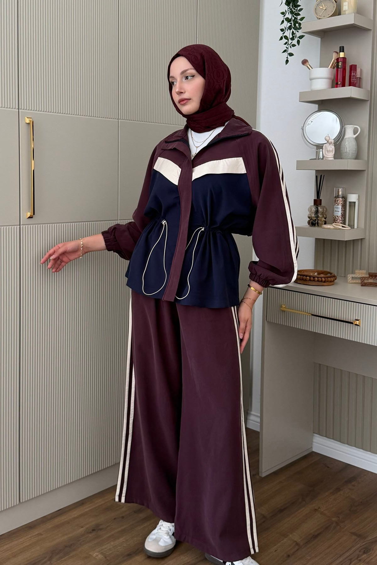 Bel Büzgülü Şerit Detaylı Pantolonlu Tesettür Takım-BORDO