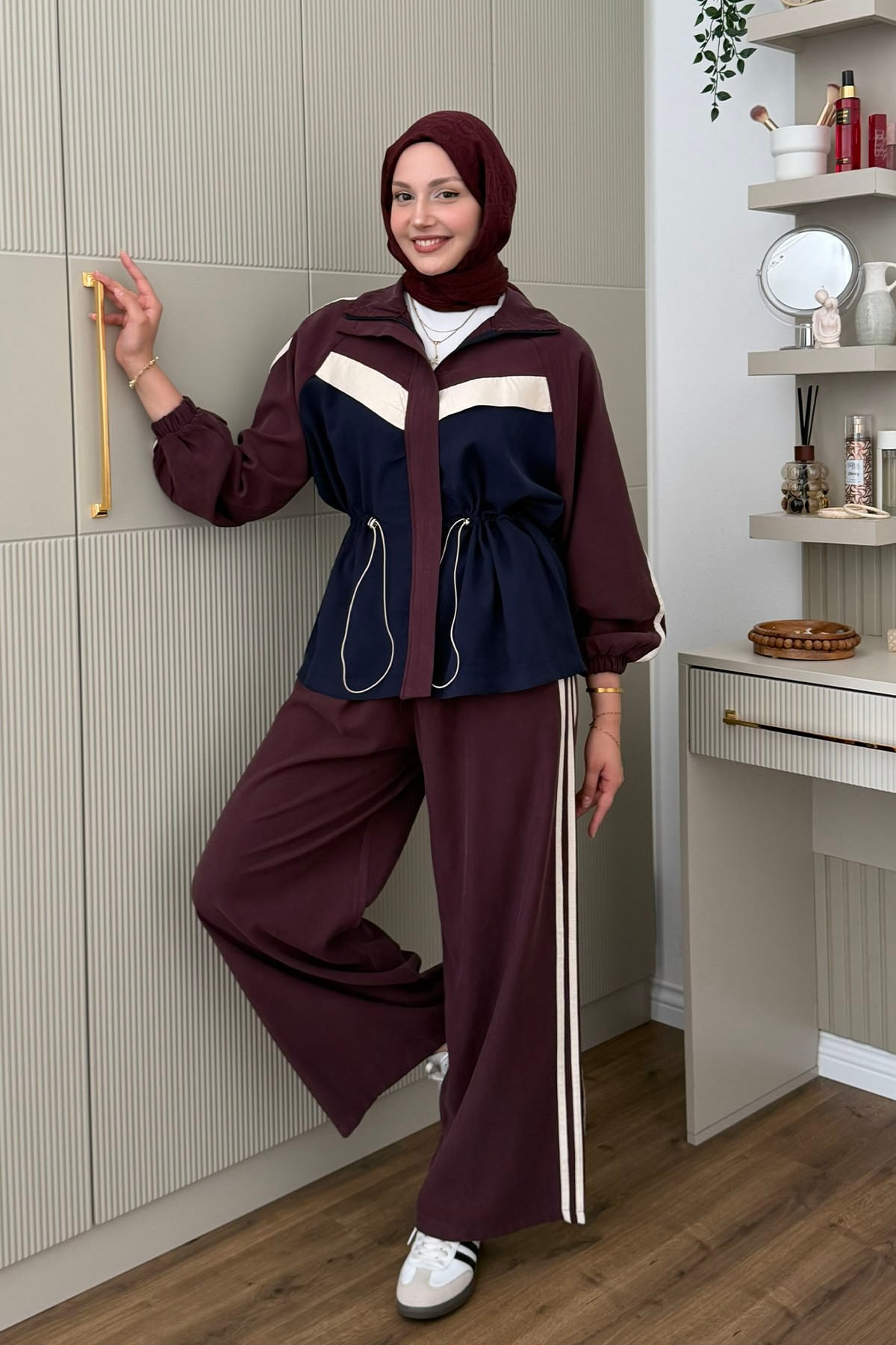Bel Büzgülü Şerit Detaylı Pantolonlu Tesettür Takım-BORDO