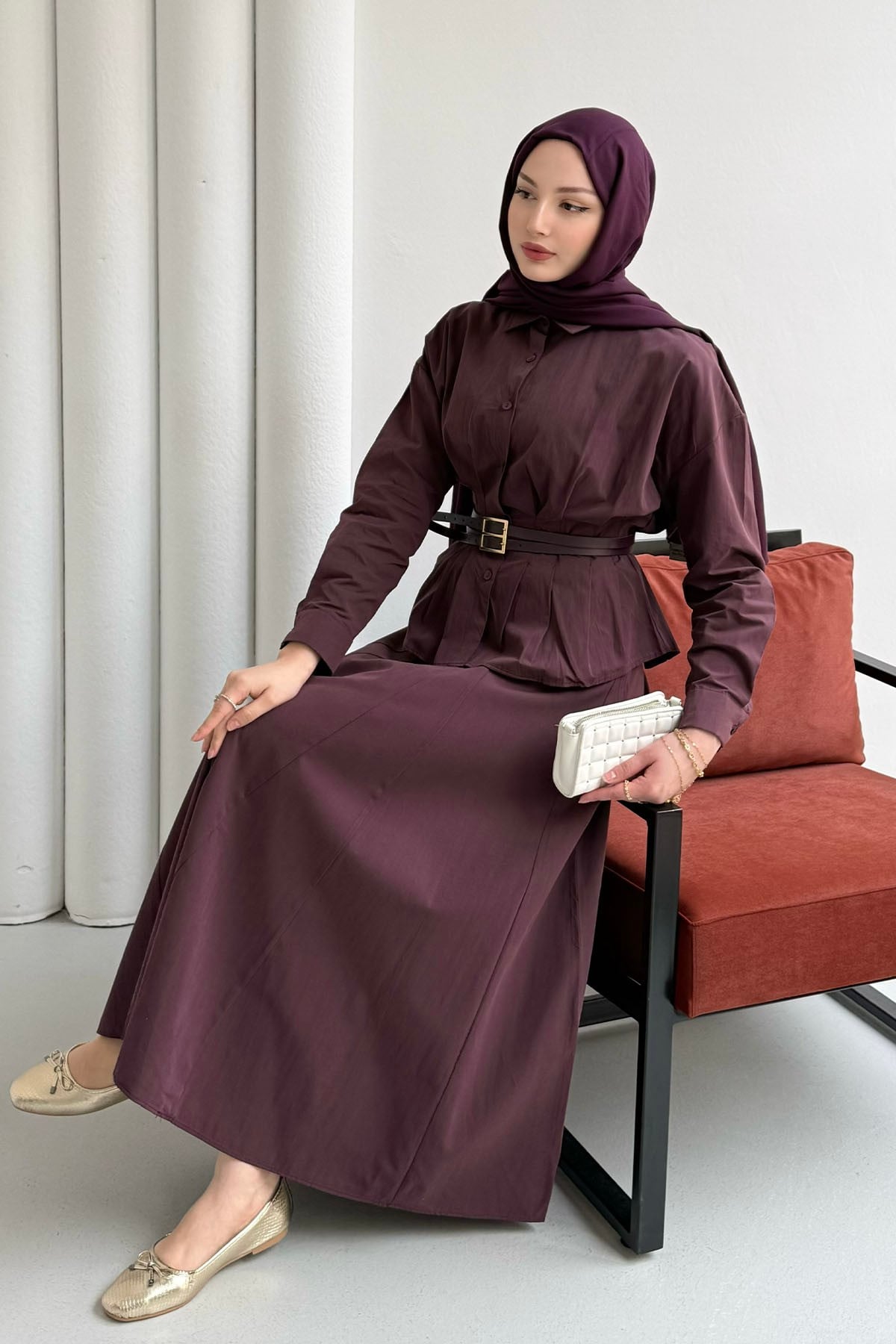 Belden Oturmalı Çift Kemer Geçişli Etekli Tesettür Takım-BORDO
