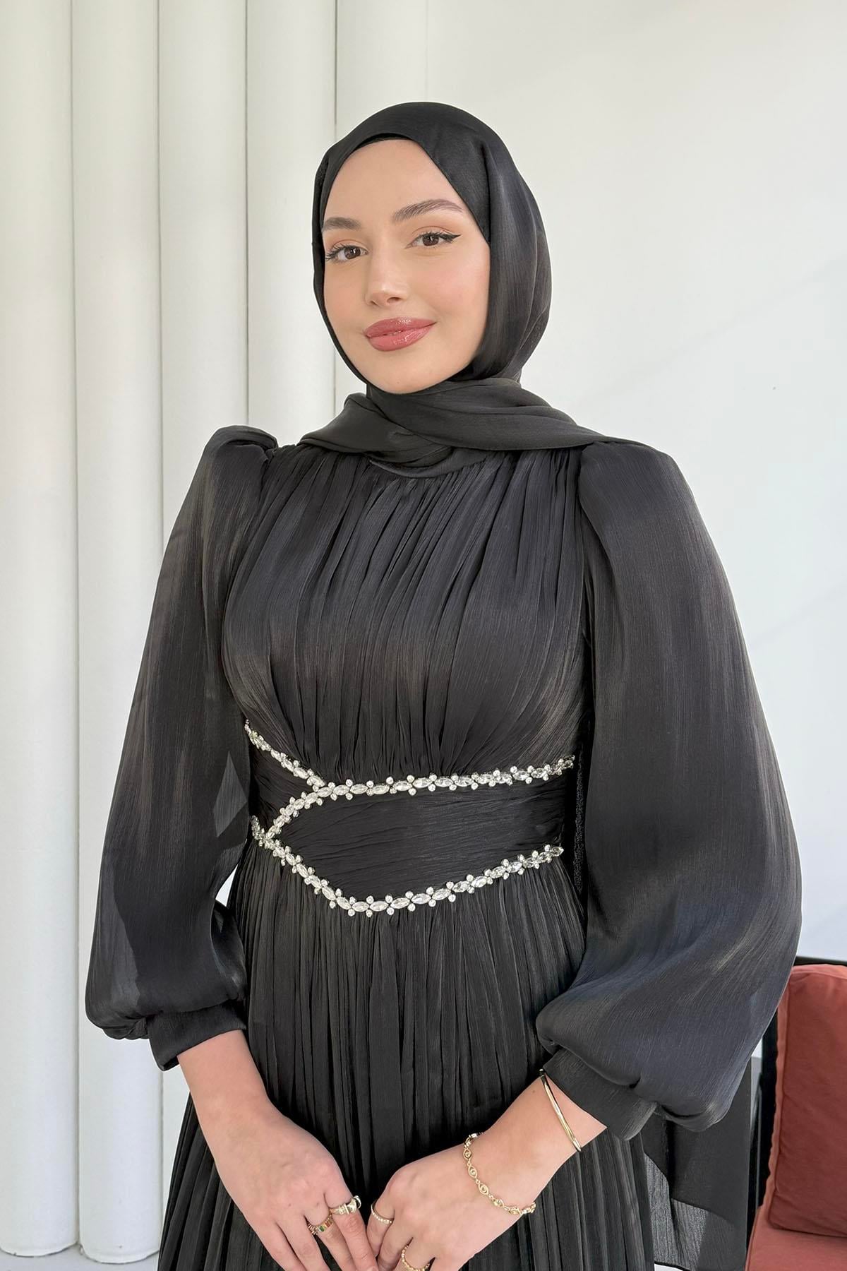 Belden Oturtmalı Taş İşlemeli Jan Jan Tesettür Abiye-SİYAH