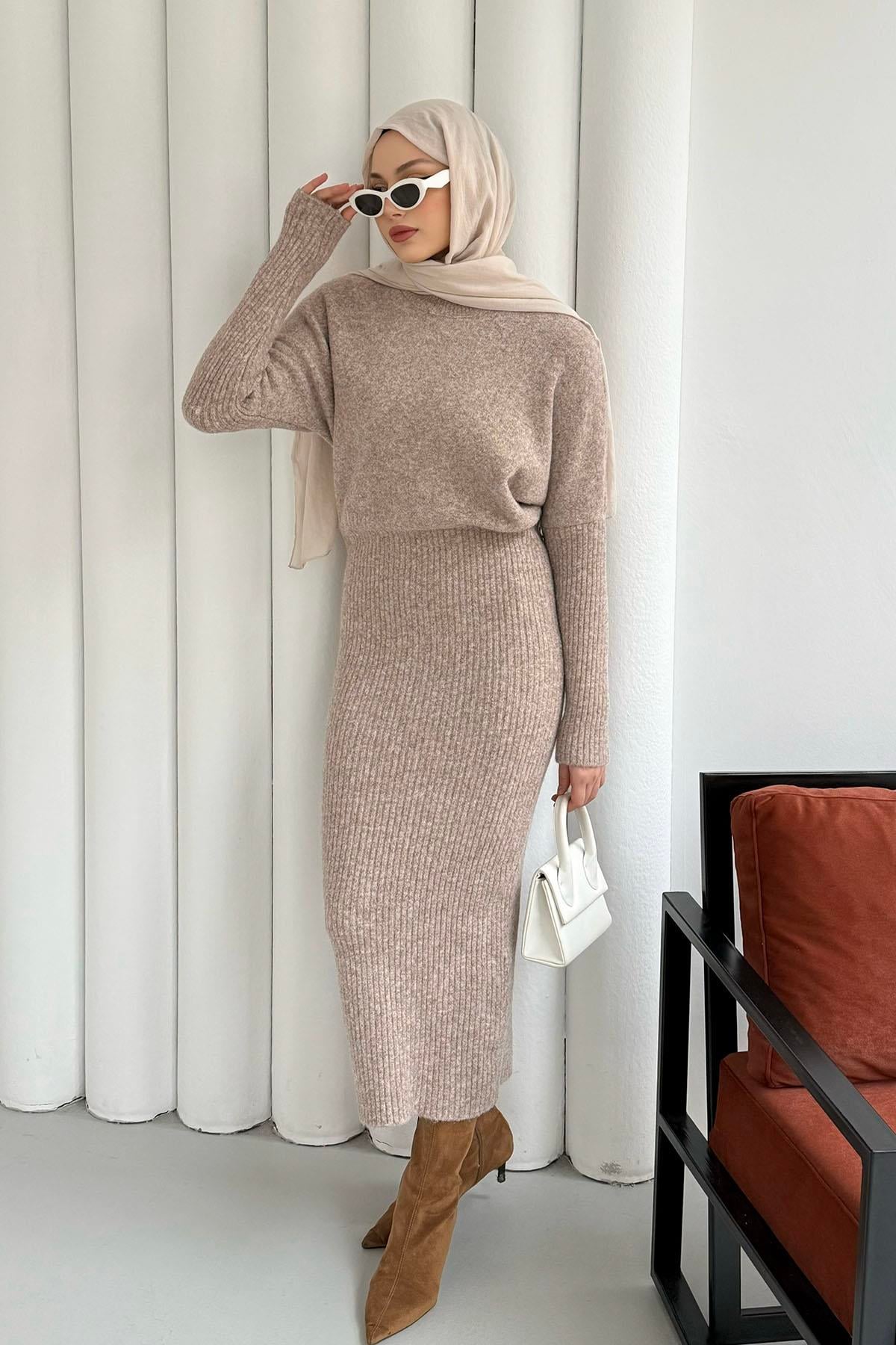 Bisiklet Yaka Yumuşak Dokulu Triko Tesettür Elbise-VİZON