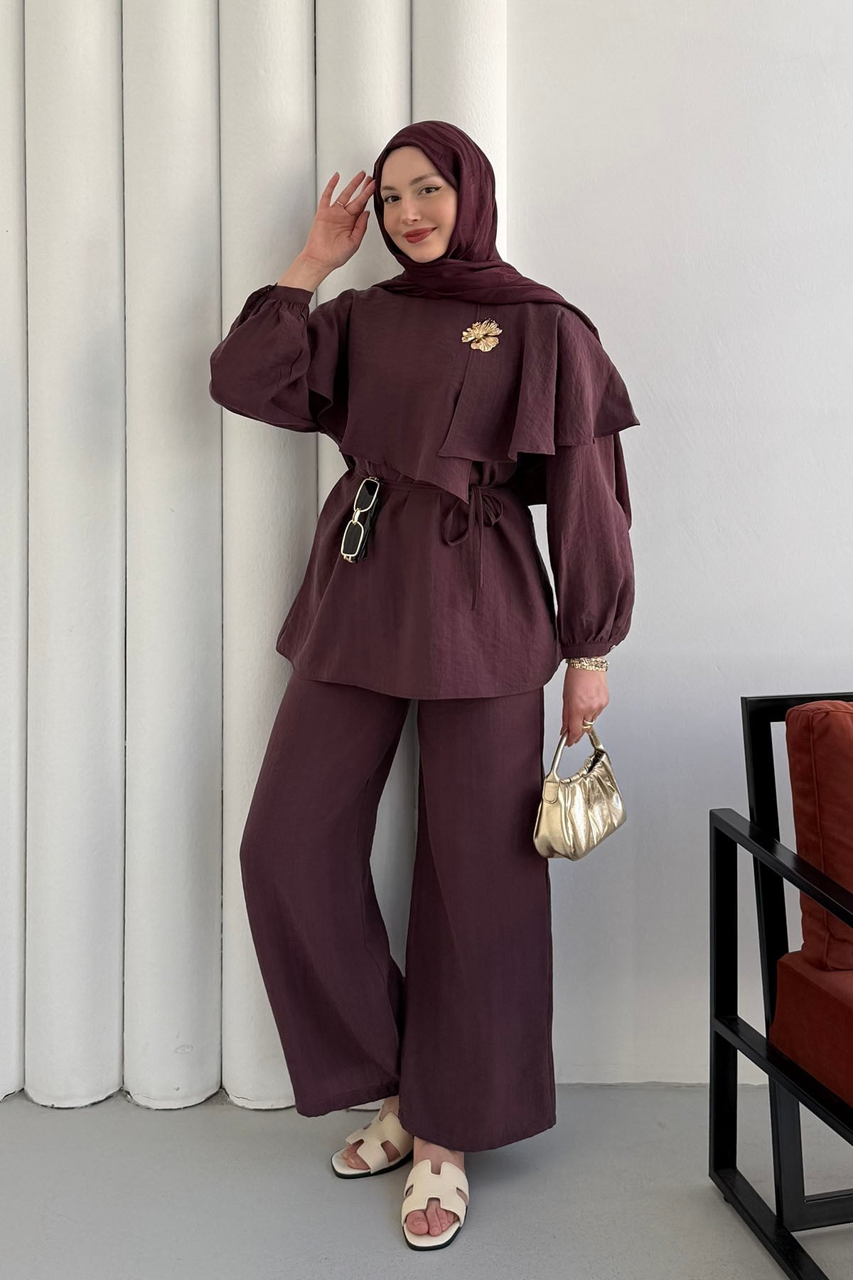 Biye Kemer Detaylı Pelerinli Tencel Tesettür Takım-MÜRDÜM