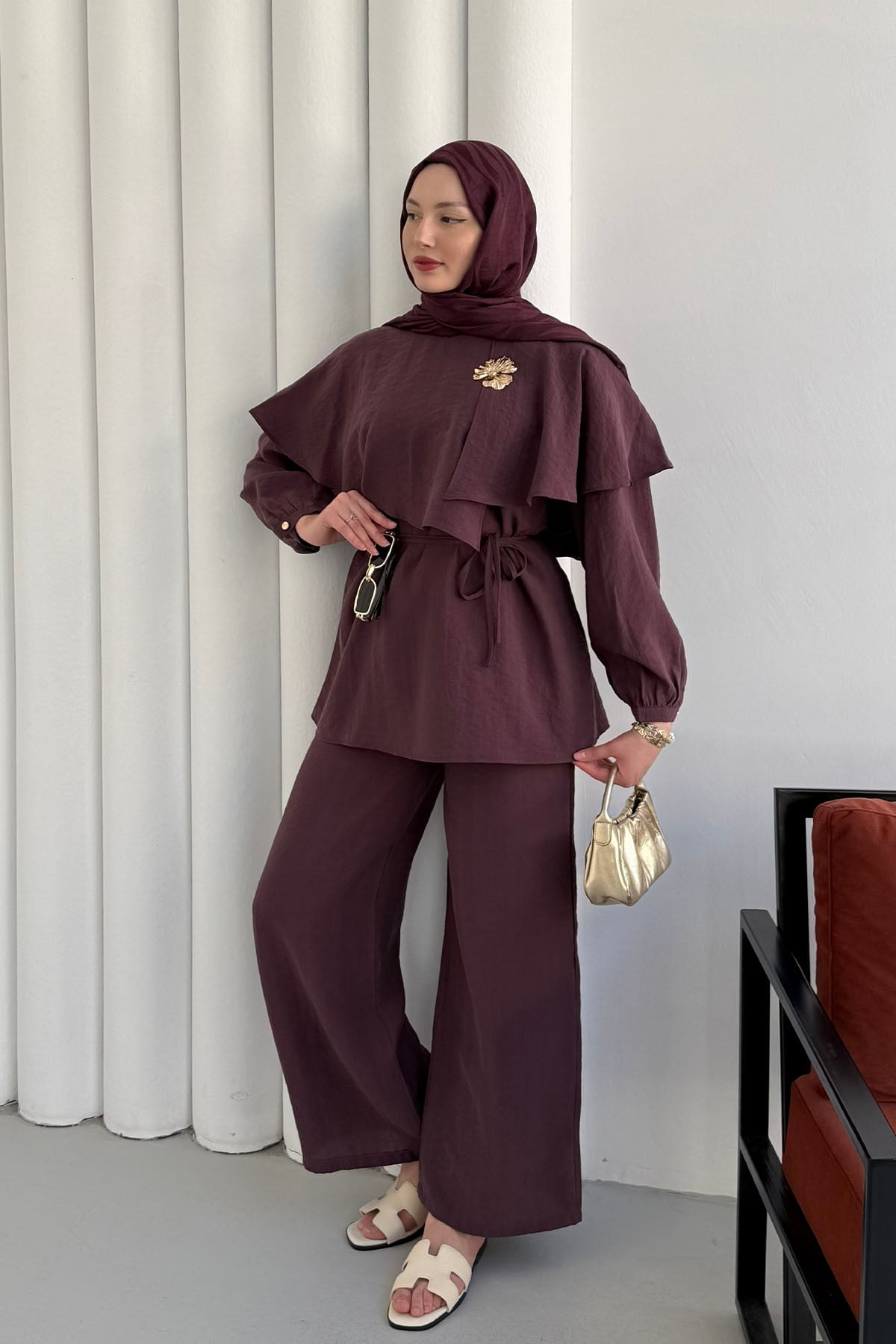 Biye Kemer Detaylı Pelerinli Tencel Tesettür Takım-MÜRDÜM