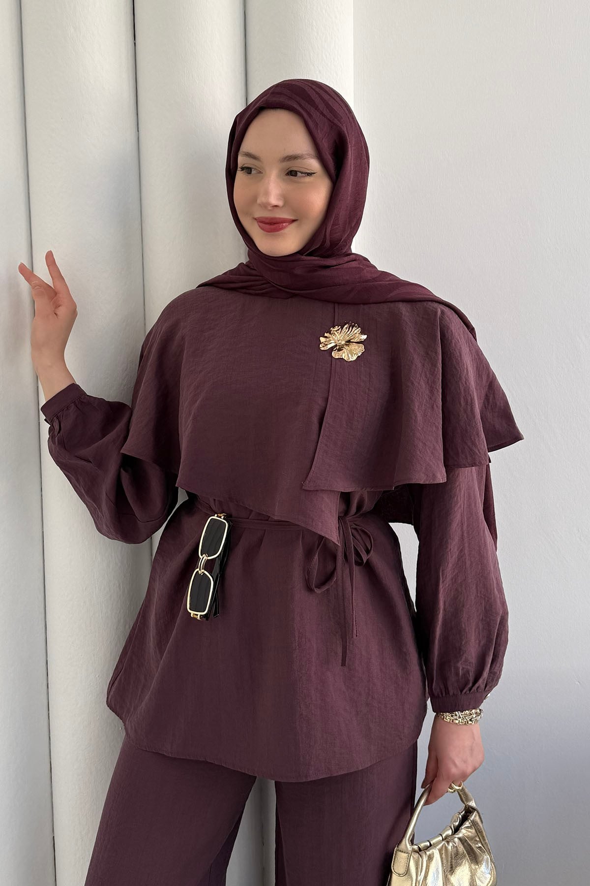 Biye Kemer Detaylı Pelerinli Tencel Tesettür Takım-MÜRDÜM