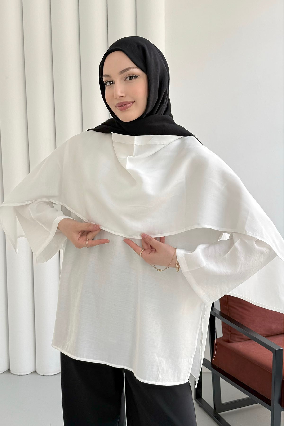 Biyeli Kemer ve Şal Detaylı Tunik-BEYAZ