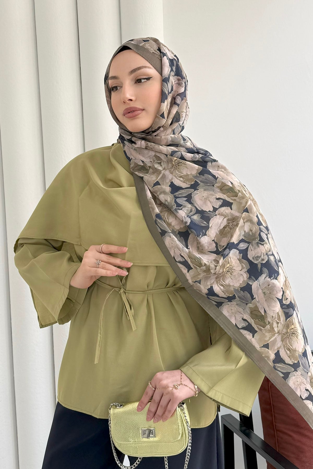 Biyeli Kemer ve Şal Detaylı Tunik-YAĞ YEŞİLİ