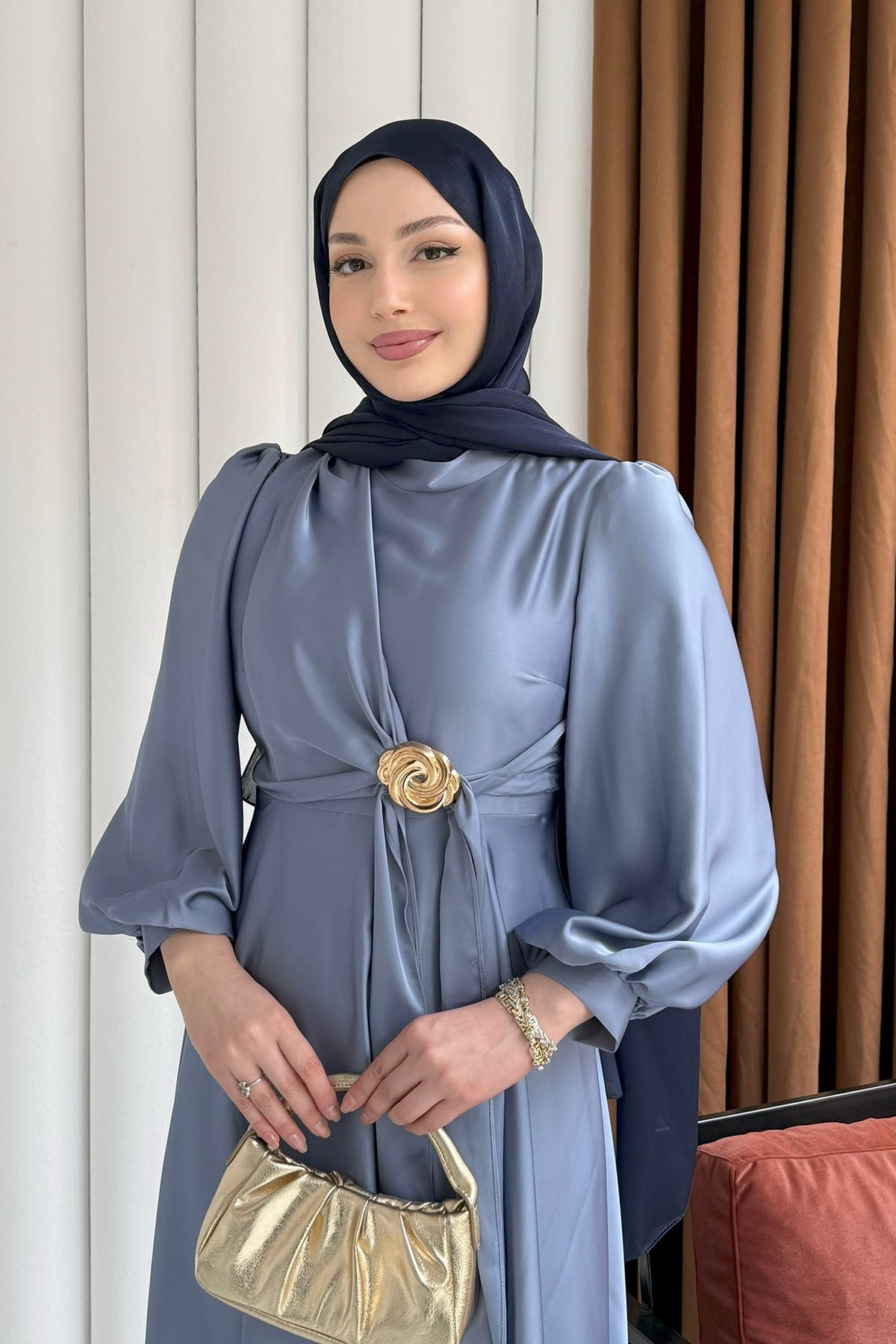 Broş Detaylı Premium Kumaş Saten Tesettür Abiye-BEBE MAVİ