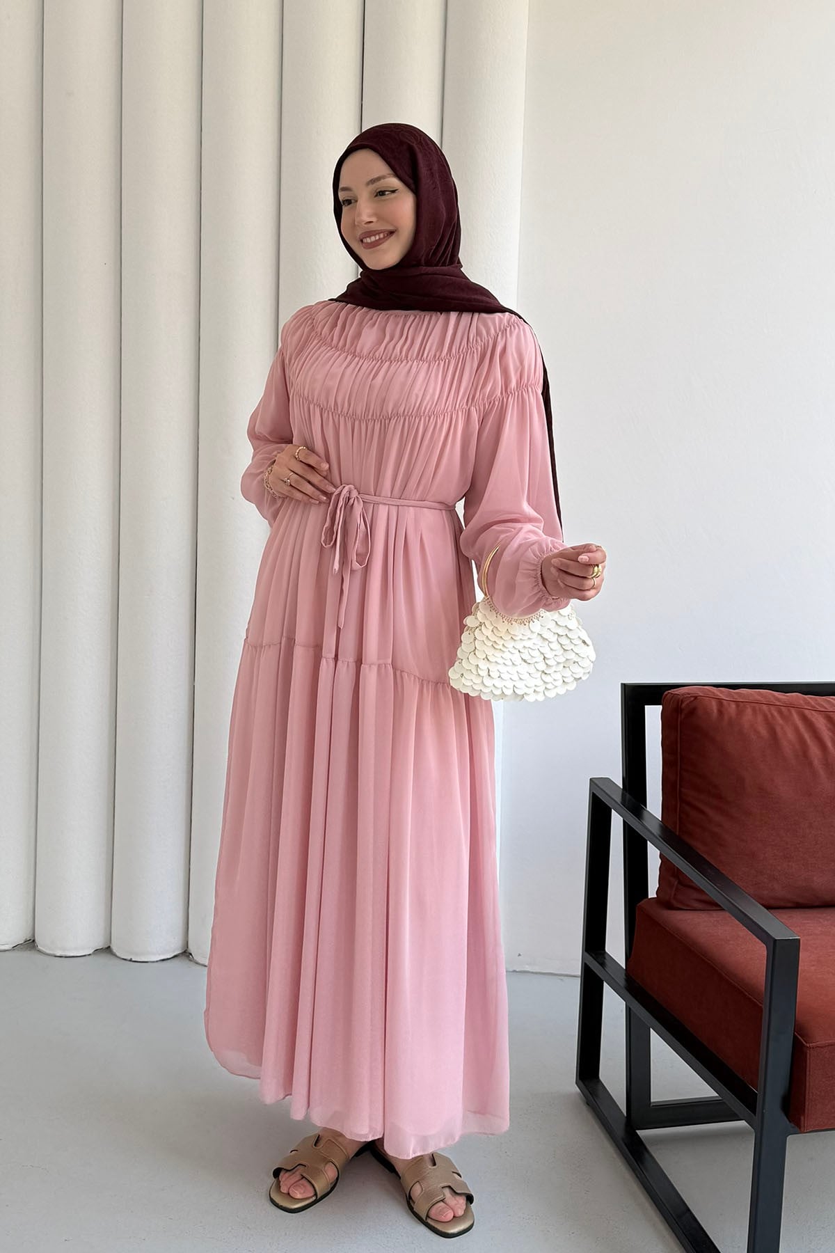 Büzgü Detaylı Oversize Şifon Tesettür Elbise-PEMBE