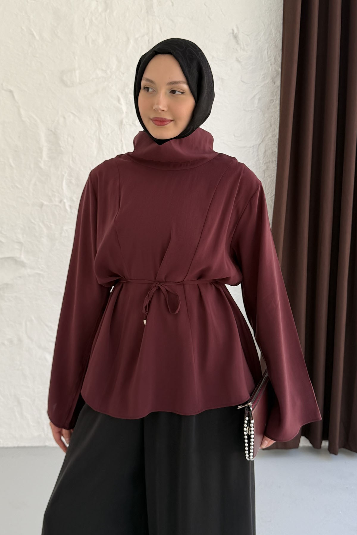 Degaje Yaka Biye Kemerli Bluz-BORDO