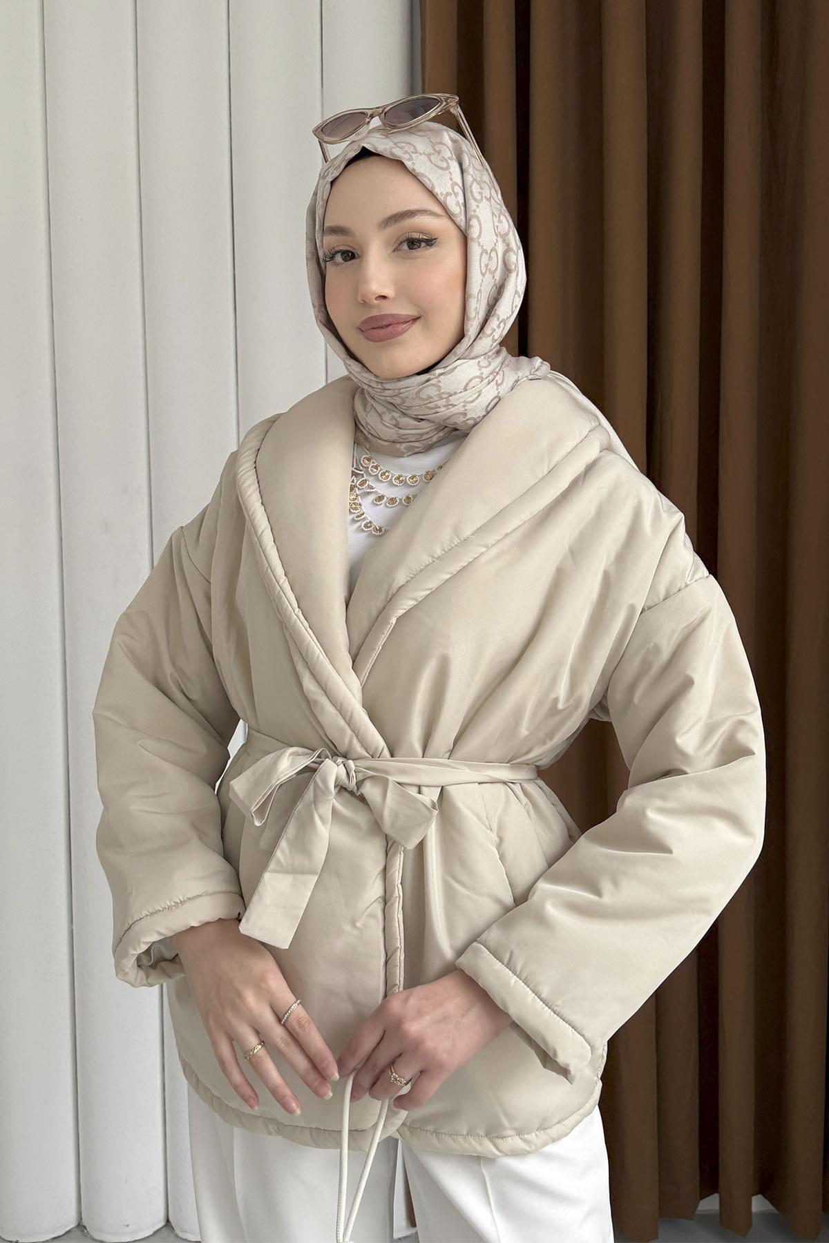 Düz Kuşaklı Cepli Şişme Mont-BEJ