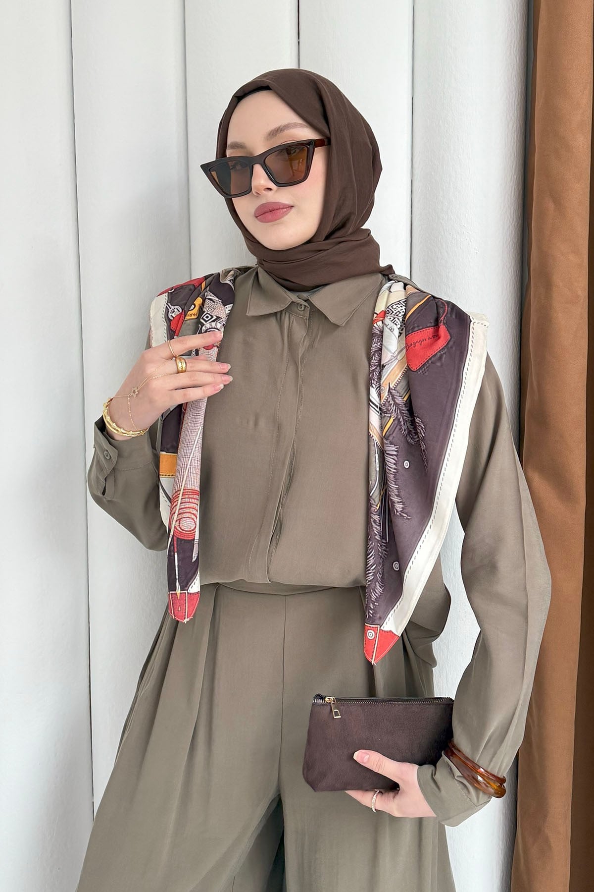 Efsun Şal Detaylı Pantolon Tesettür Takım-HAKİ YEŞİL