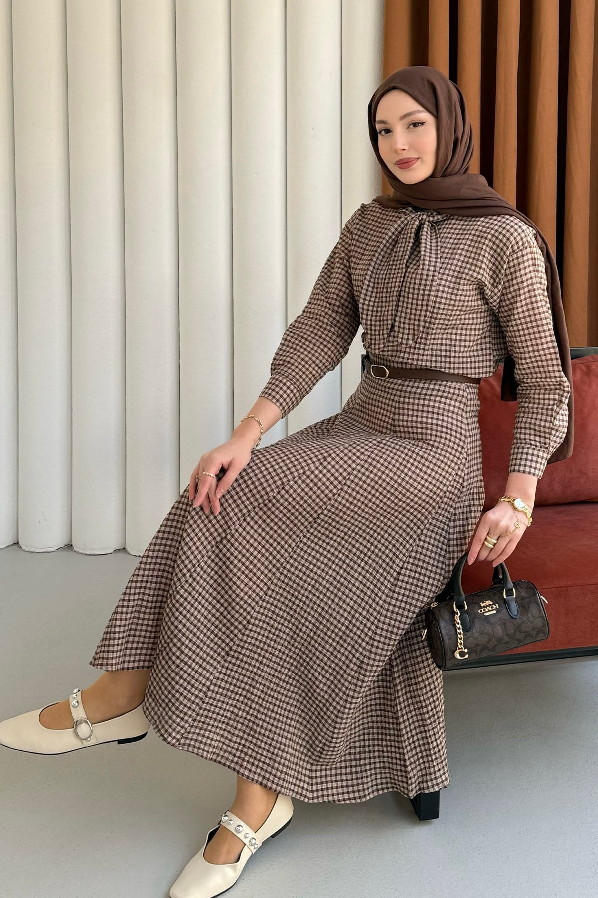 Ekose Kumaş Fular Yaka Etekli Tesettür Takım-KAHVERENGİ