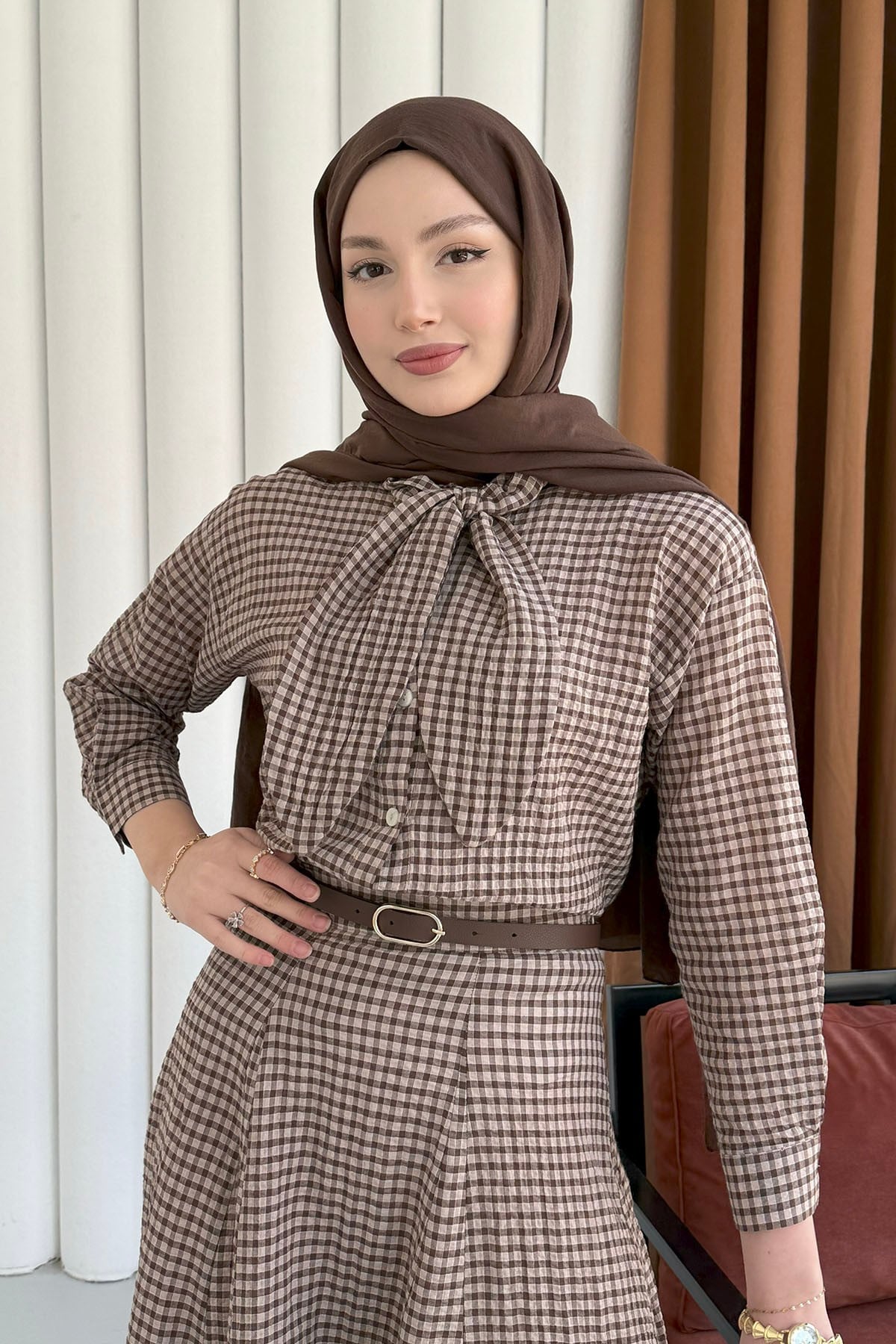 Ekose Kumaş Fular Yaka Etekli Tesettür Takım-KAHVERENGİ