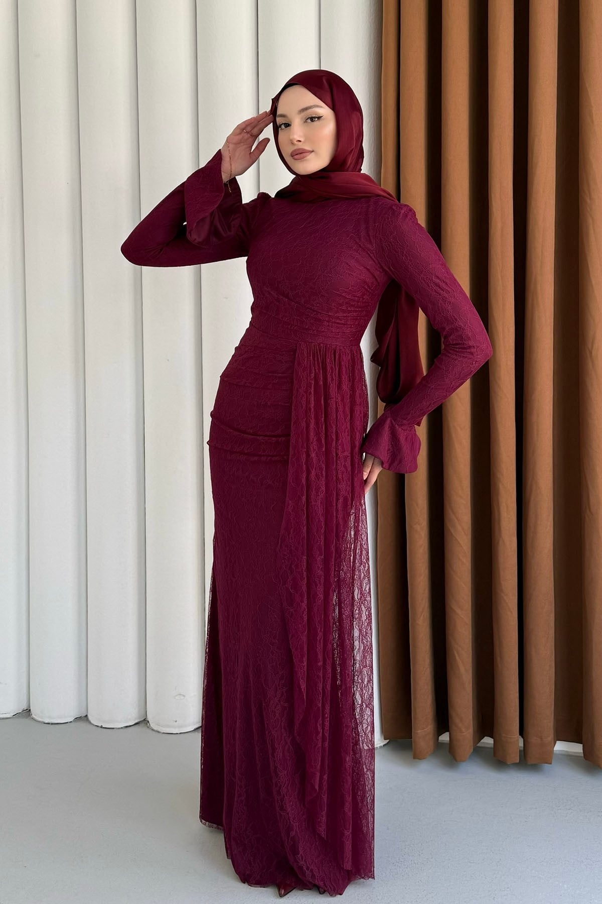 Elegance Dantel ve Volan Detaylı Tesettür Abiye-BORDO