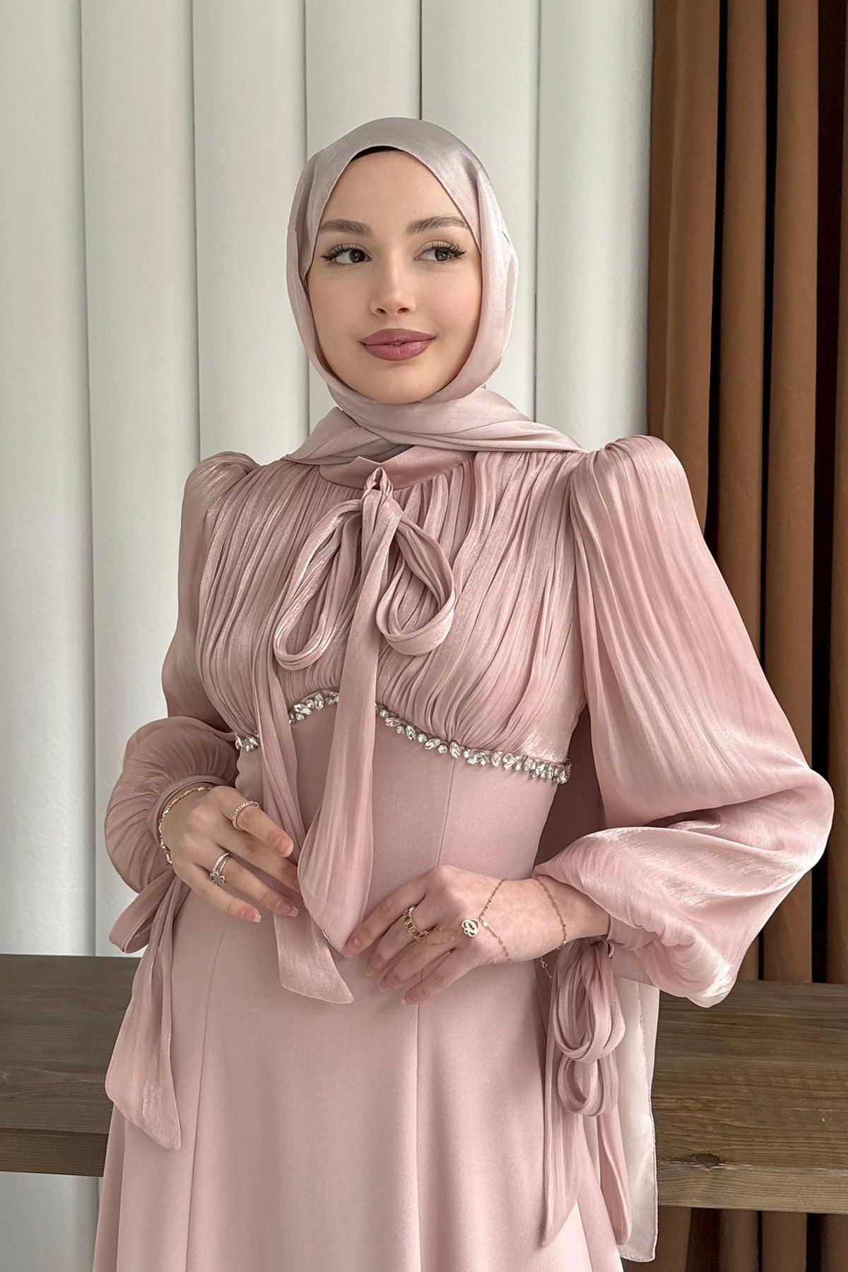 Elegance Taş Detaylı Balon Kol Tesettür Abiye-PUDRA
