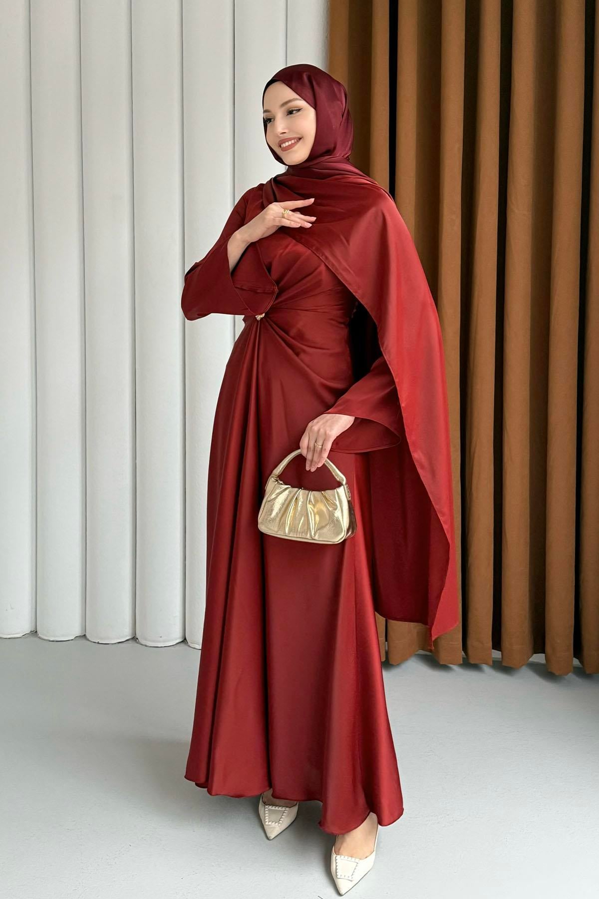 Elegant Broş Detaylı Saten Tesettür Abiye-BORDO