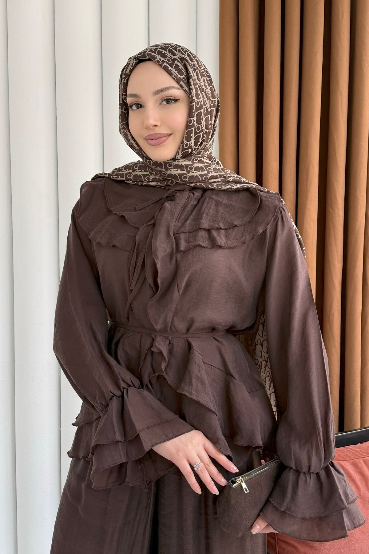 Fırfır Detaylı Bağlamalı Pantolon Tesettür Takım-KAHVERENGİ