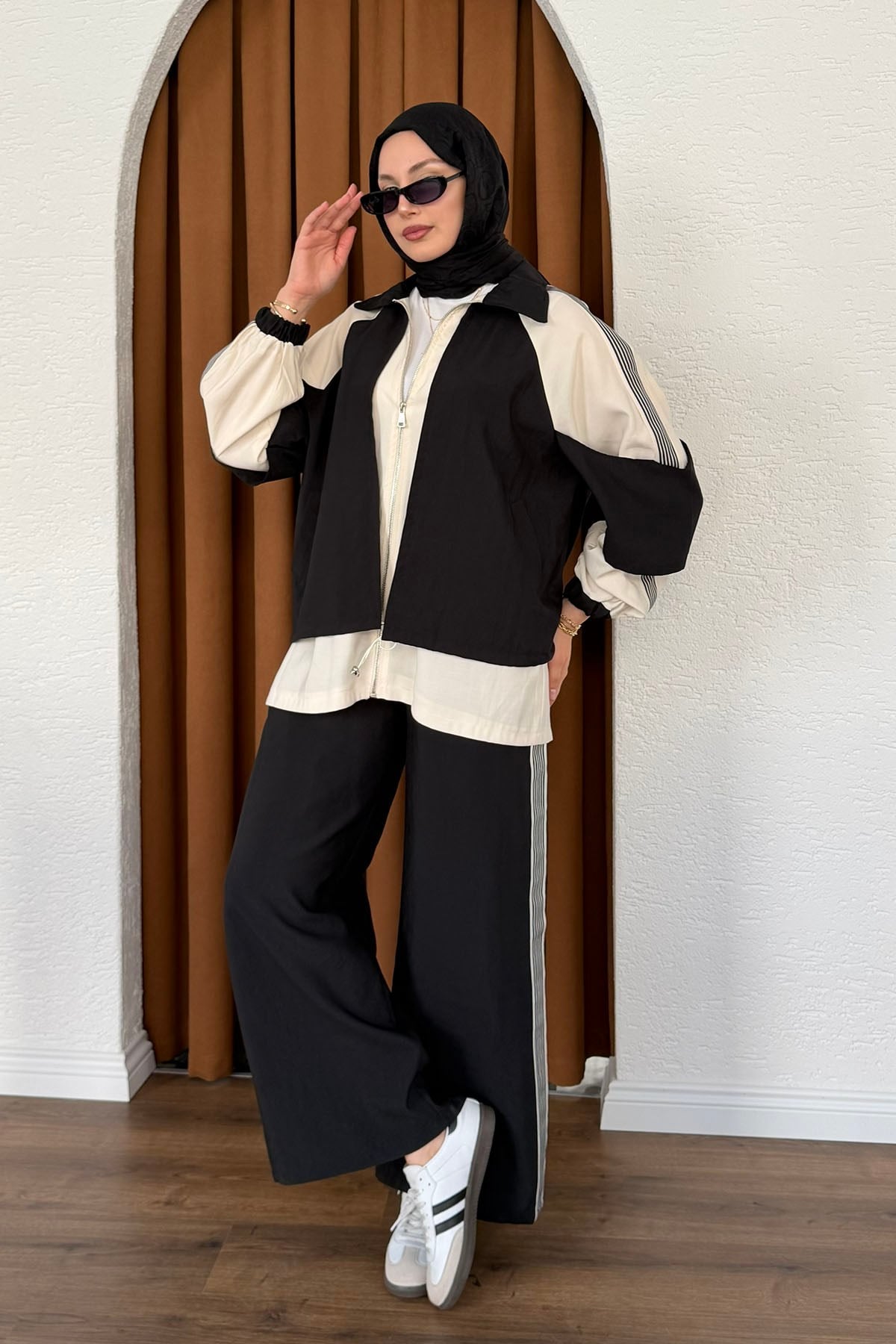 Garni Detaylı Fermuarlı Modern Tesettür Takım-SİYAH