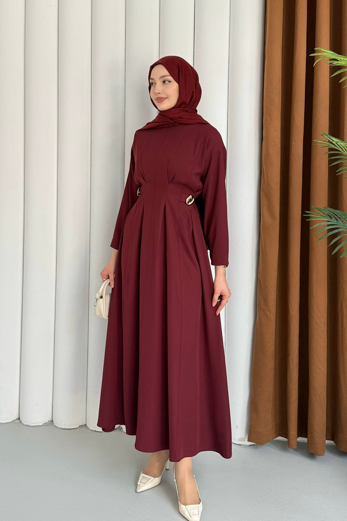 Gold Broş Bel Detaylı Tesettür Elbise-BORDO