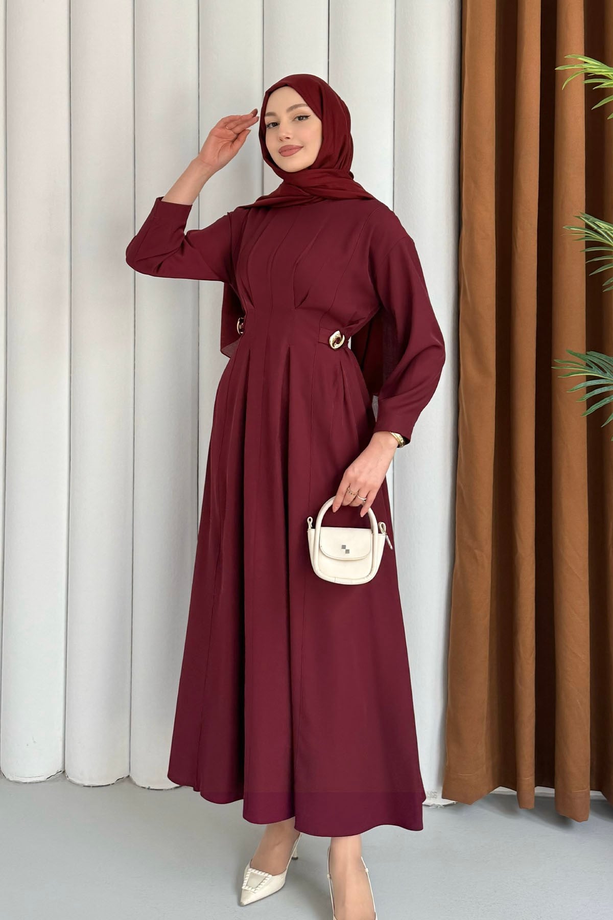 Gold Broş Bel Detaylı Tesettür Elbise-BORDO