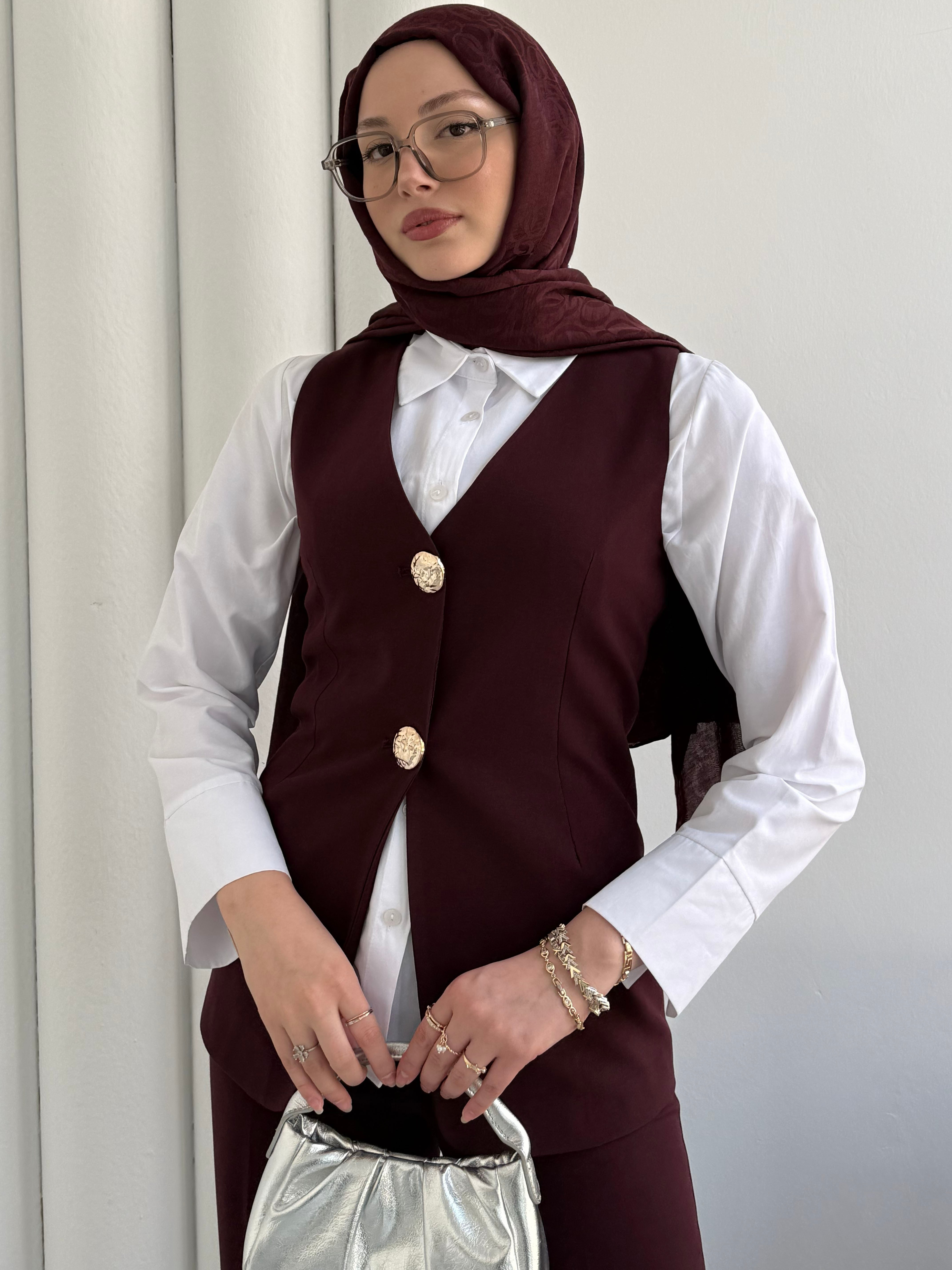 Gold Düğme Detaylı V Yaka Yelekli Pantolon Takımı-BORDO