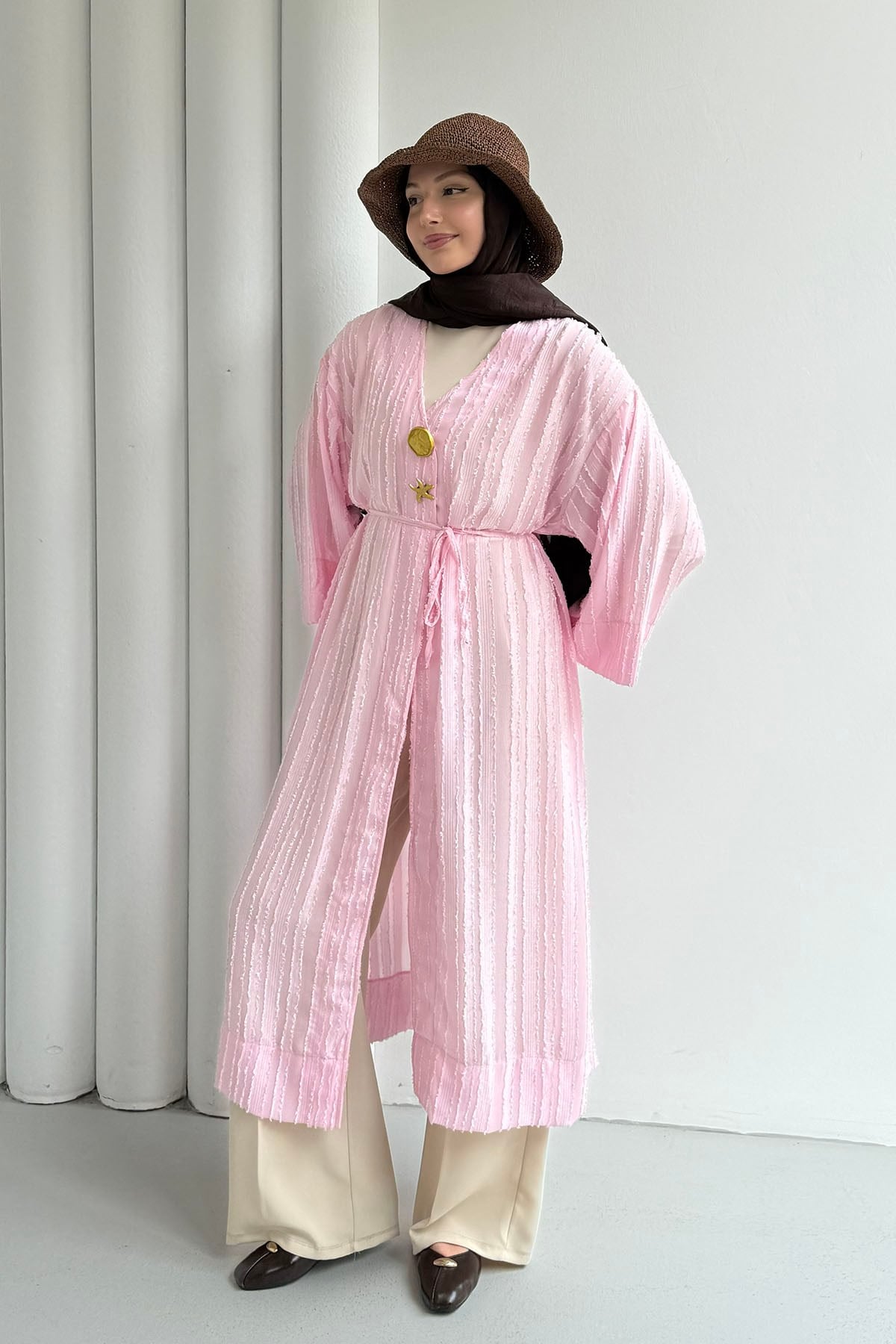 Gold Düğmeli Kumaş Kendinden Desenli Kimono-PEMBE