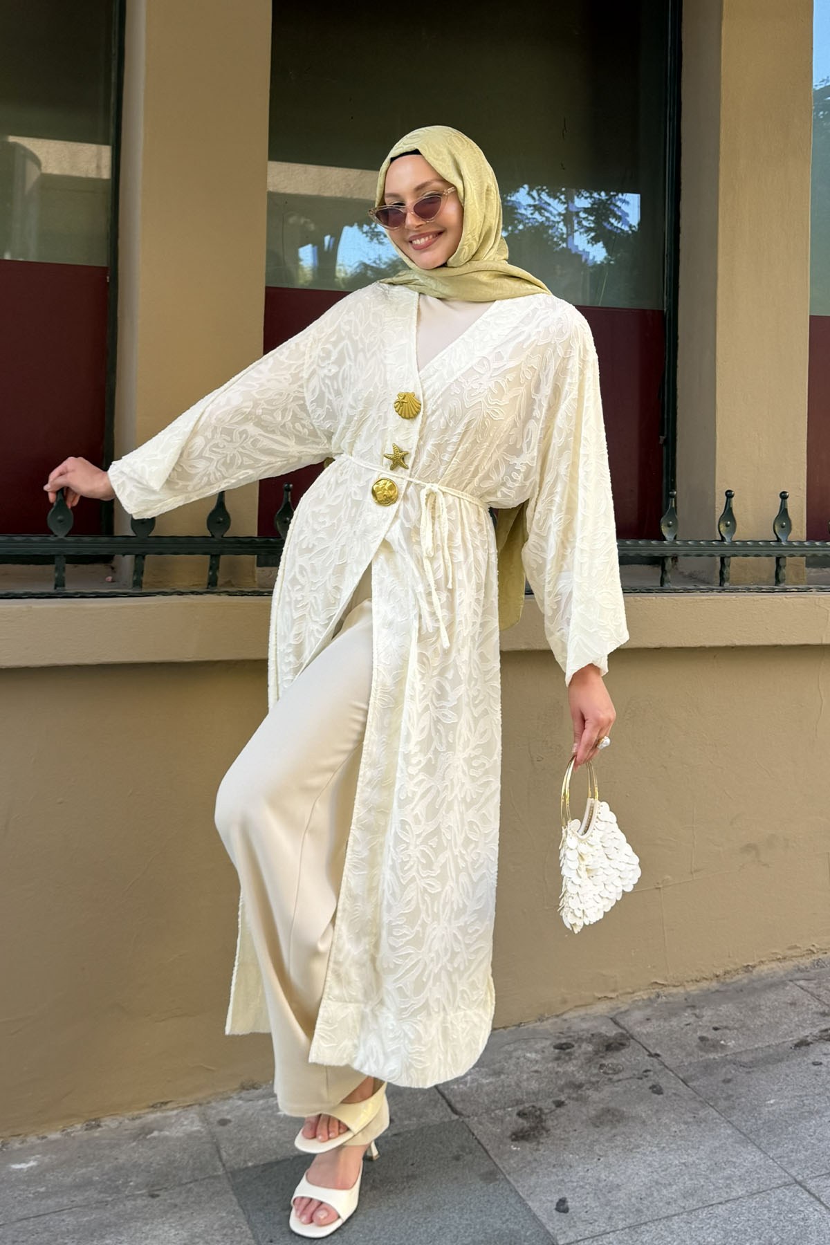 Gold Düğmeli Kumaş Kendinden Desenli Kimono-TAŞ