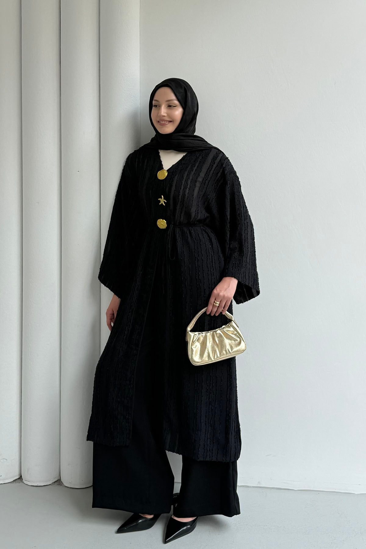 Gold Düğmeli Kumaş Kendinden Desenli Kimono-SİYAH