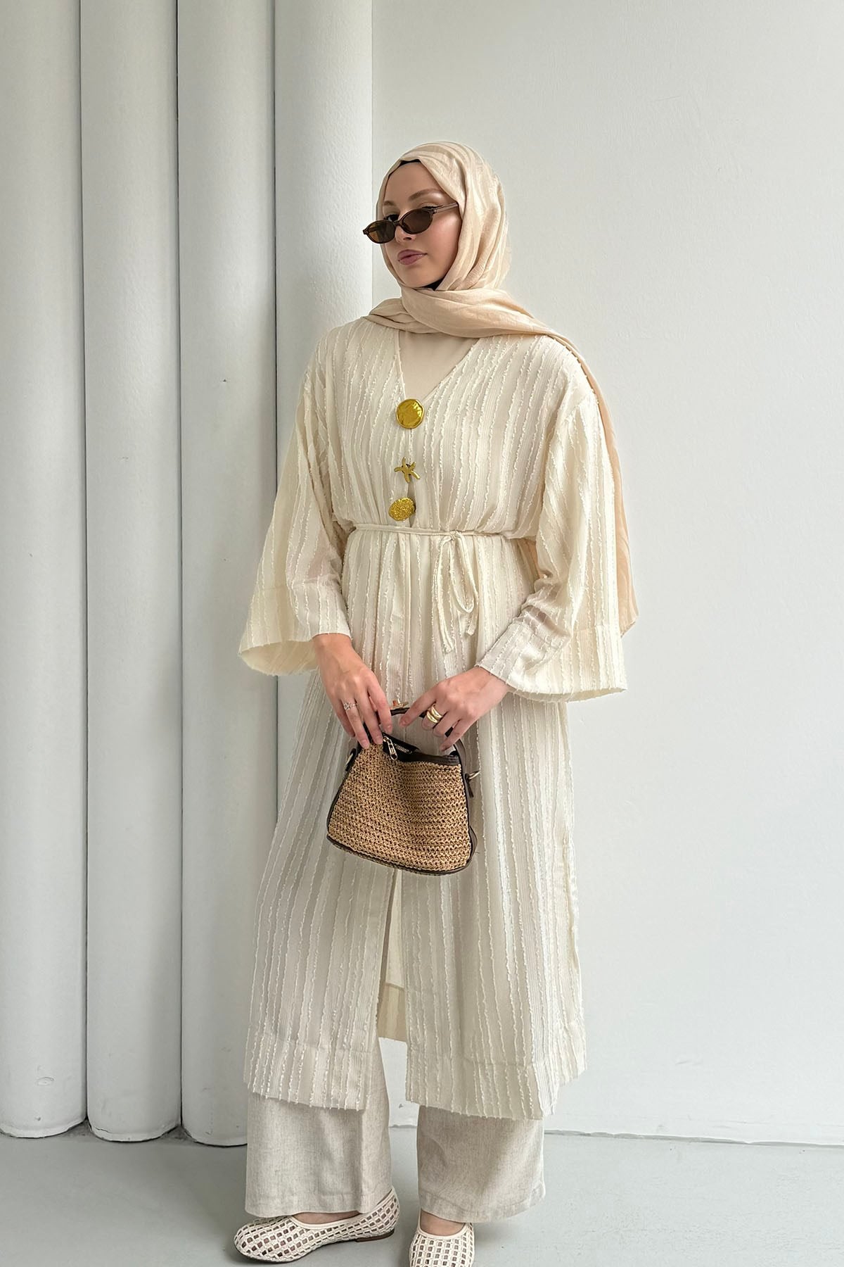 Gold Düğmeli Kumaş Kendinden Desenli Kimono-TAŞ