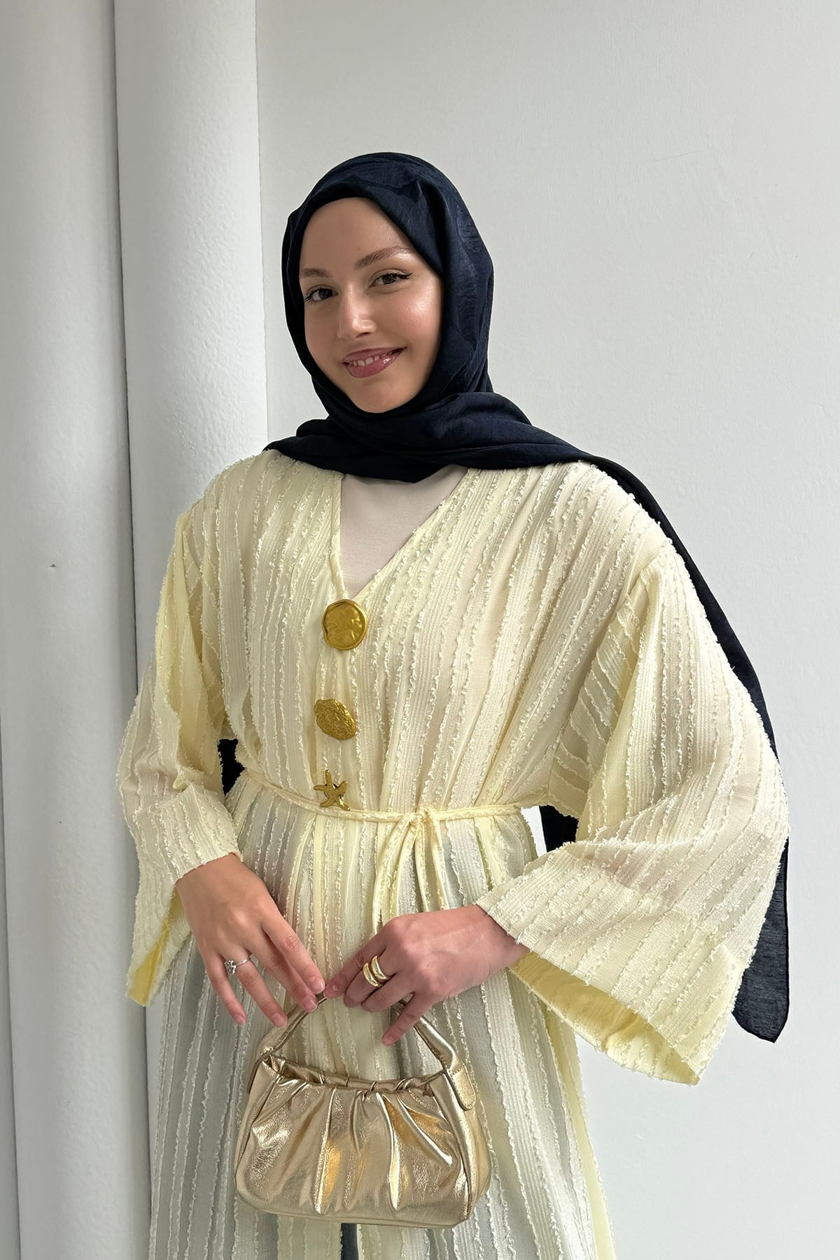 Gold Düğmeli Kumaş Kendinden Desenli Kimono-SARI