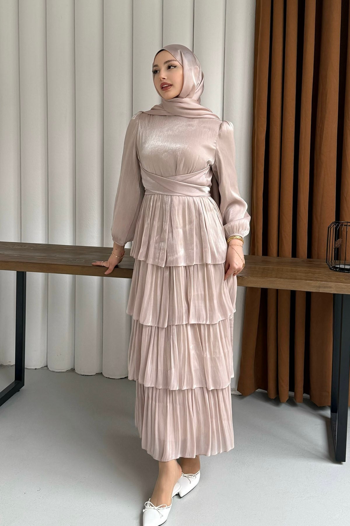 Kat Kat Kuşaklı Şifon Tesettür Elbise-BEJ