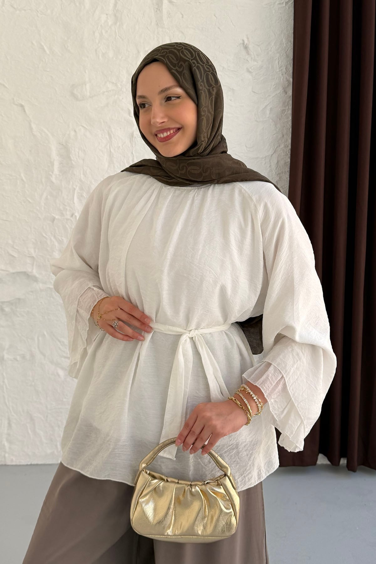 Kolları Salaş Seyyar Kuşaklı Modal Tül Gömlek-BEYAZ