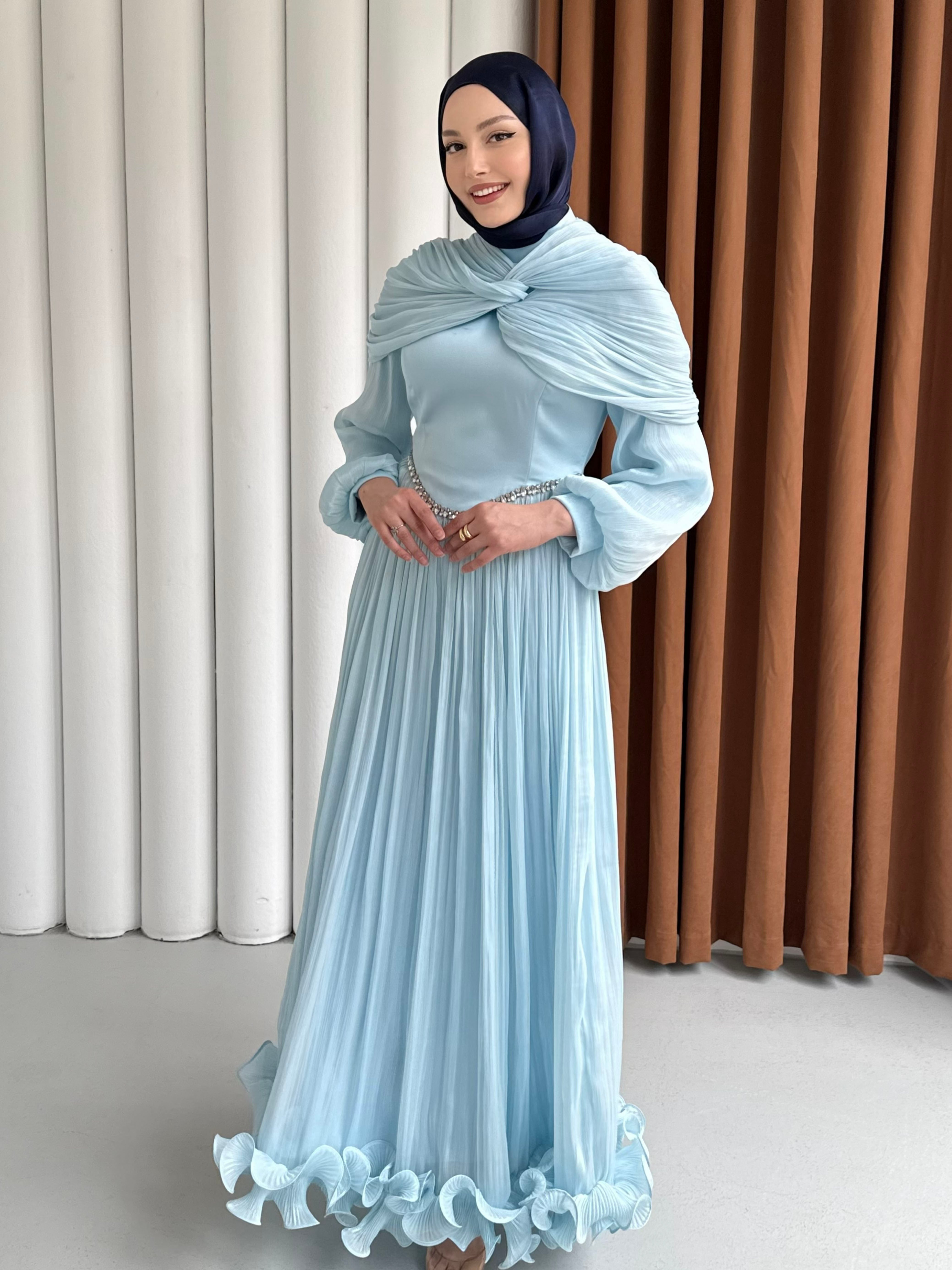 Lumiera Şal Detaylı Pileli Tesettür Abiye-BEBE MAVİ
