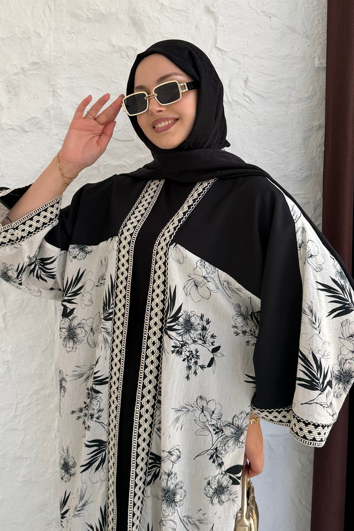Manşet ve Yaka Dantel Detaylı Keten Kimono-SİYAH