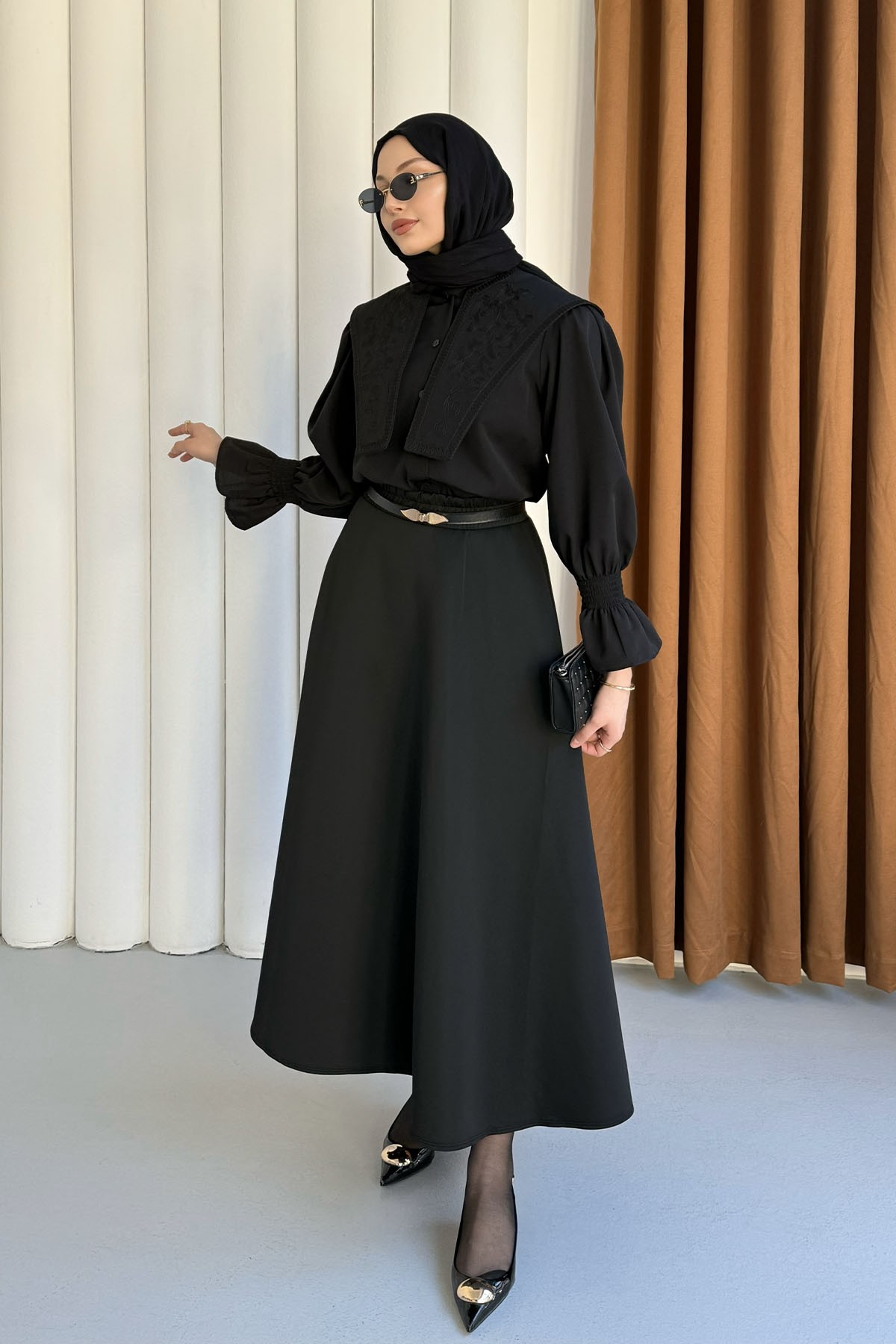 Mendil Yaka İşleme Detaylı Gömlek-SİYAH