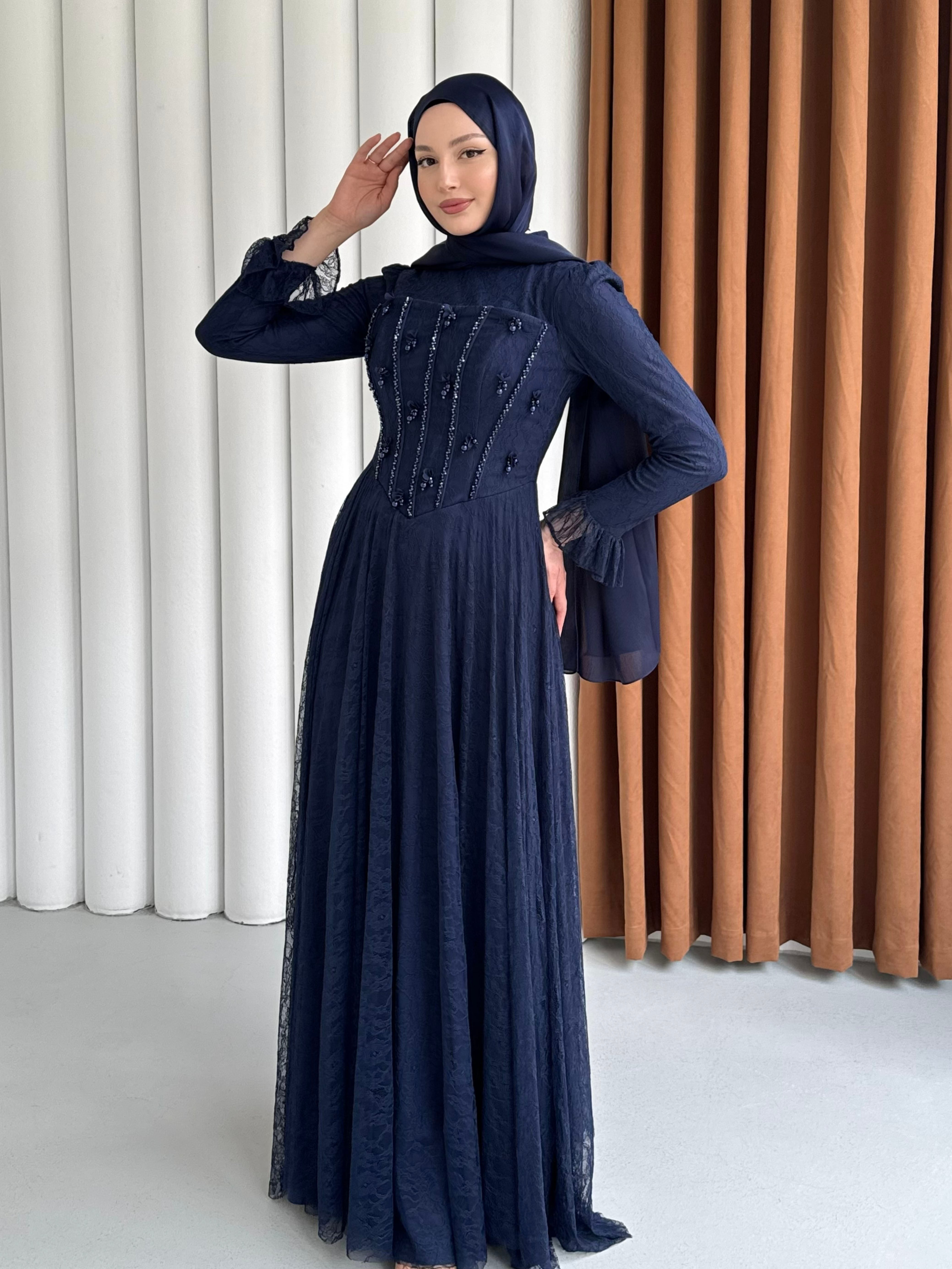 Mirella Dantel & Boncuk İşlemeli Korse Detaylı Tesettür Abiye-LACİVERT