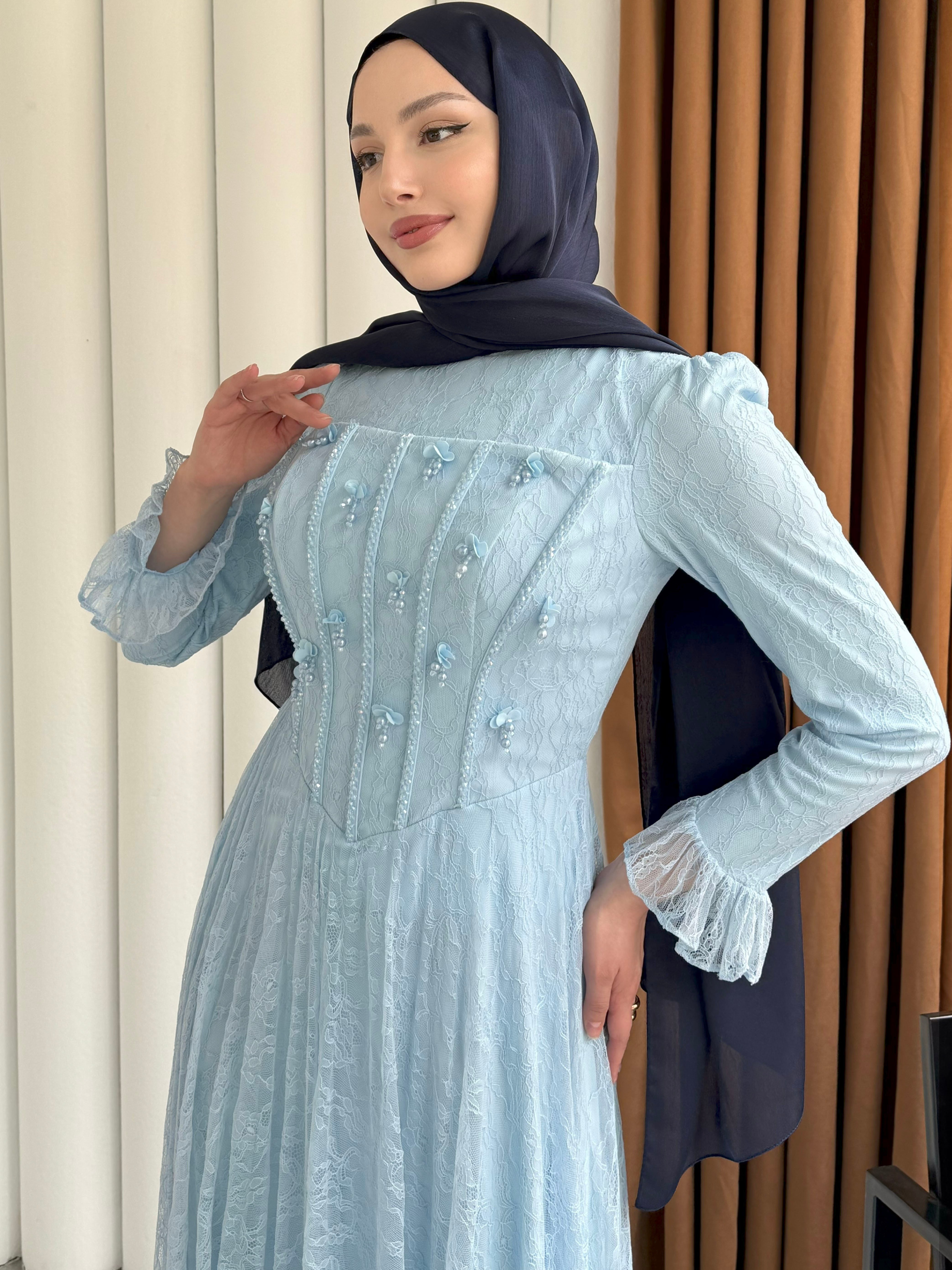 Mirella Dantel & Boncuk İşlemeli Korse Detaylı Tesettür Abiye-MAVİ
