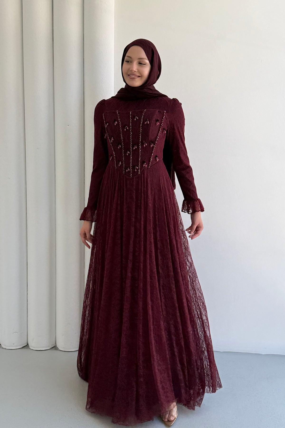 Mirella Dantel & Boncuk İşlemeli Korse Detaylı Tesettür Abiye-BORDO