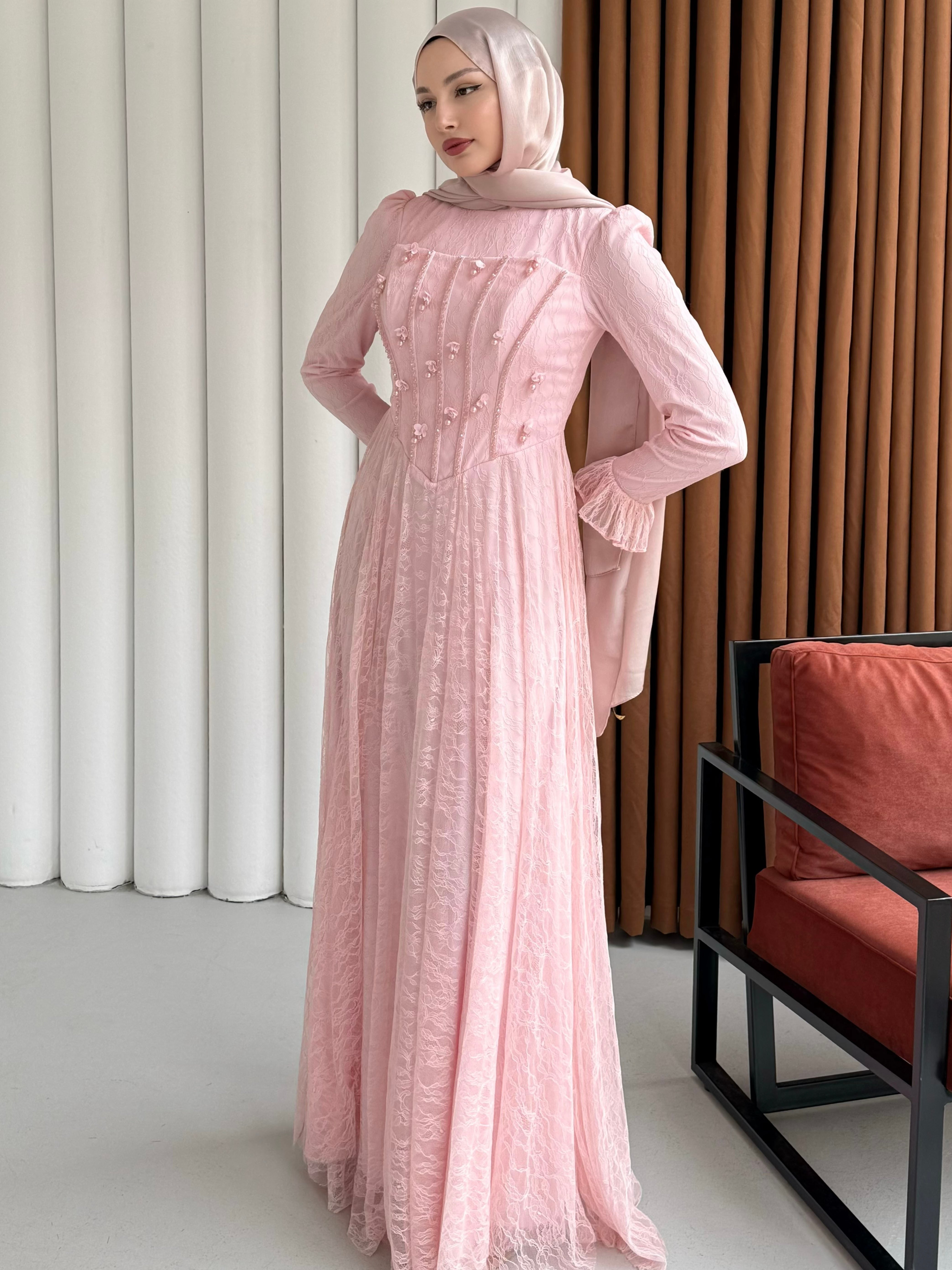 Mirella Dantel & Boncuk İşlemeli Korse Detaylı Tesettür Abiye-PEMBE