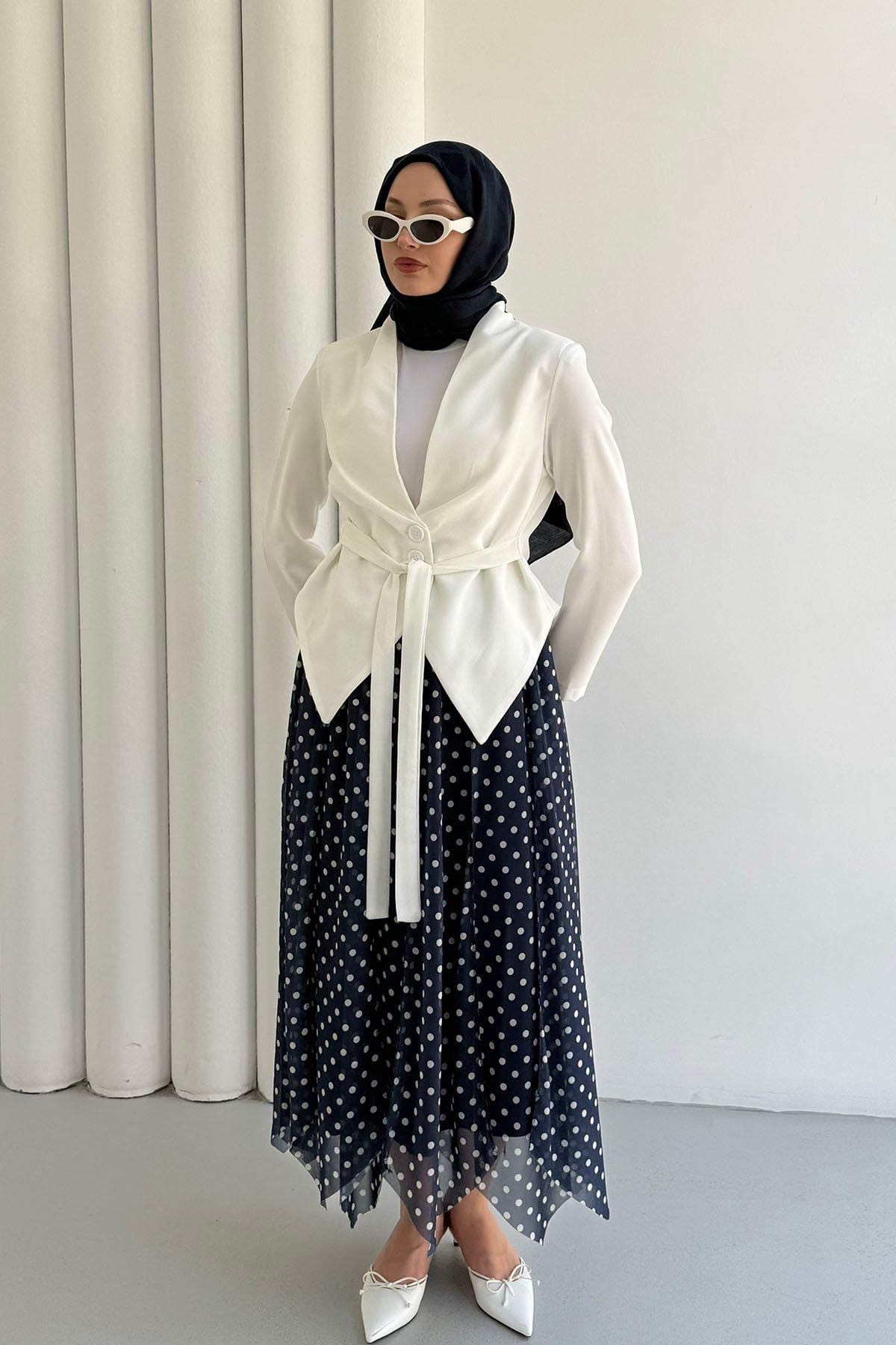 Modern Kesim Beli Pile Detaylı Bağcıklı Ceket-BEYAZ