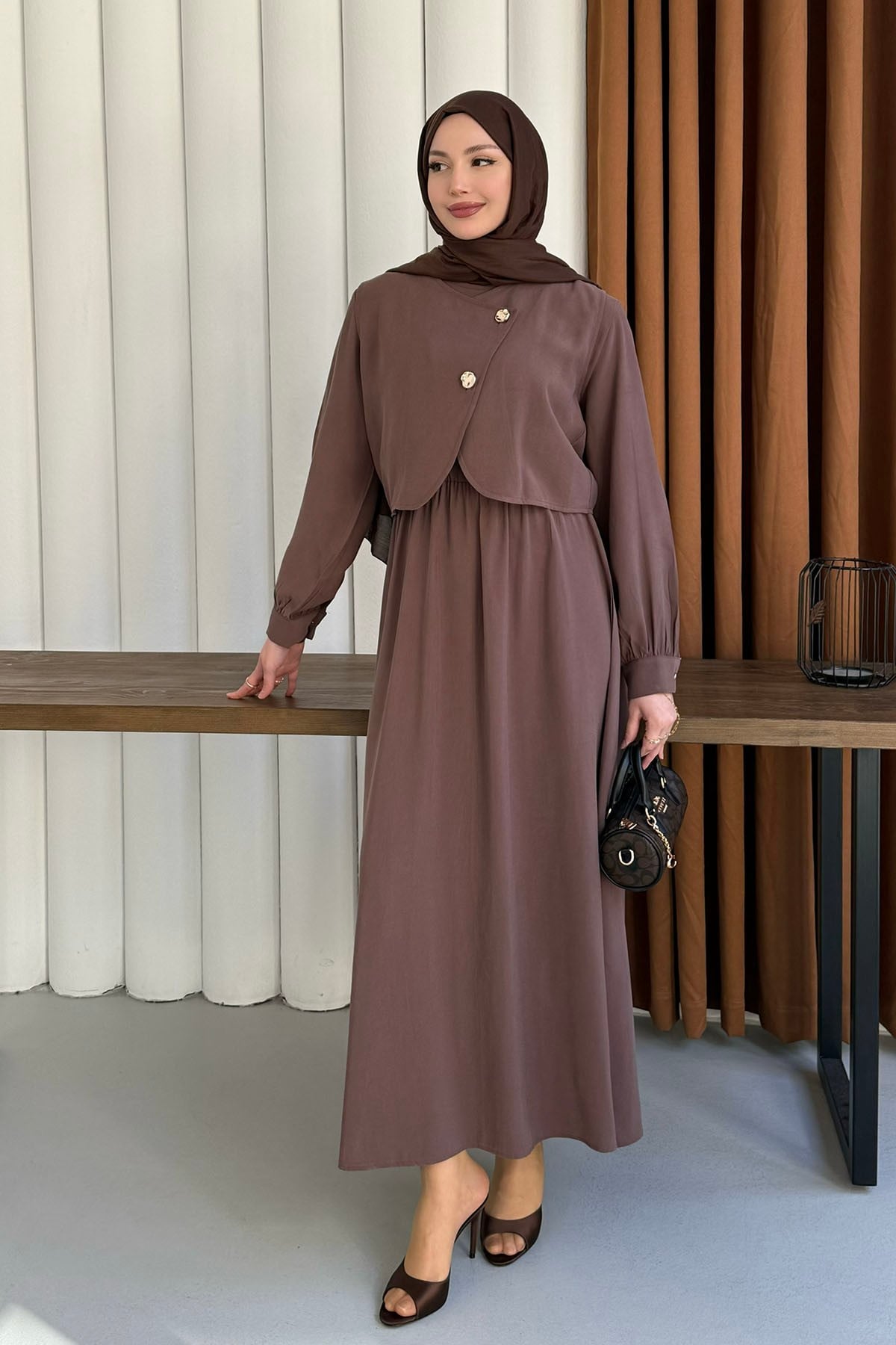 Mono Beli Lastikli Yelek Detaylı Tesettür Elbise-KAHVERENGİ