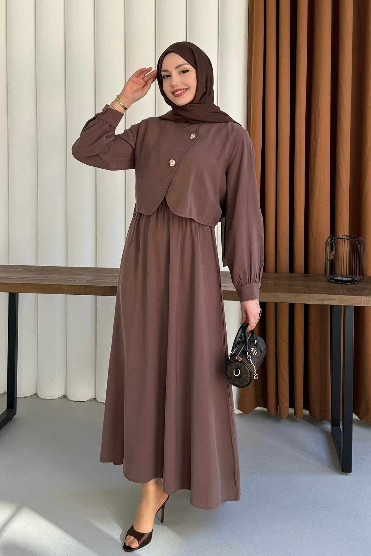 Mono Beli Lastikli Yelek Detaylı Tesettür Elbise-KAHVERENGİ