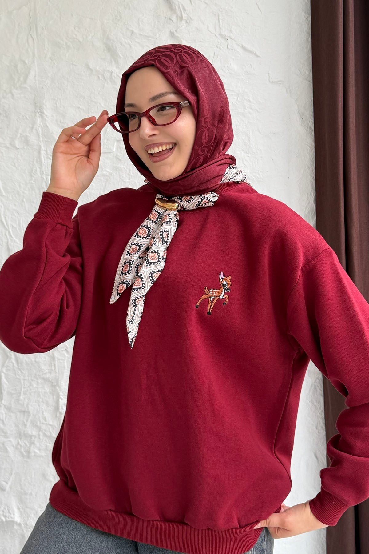 Nakışlı Fularlı Oversize Sweatshirt-BORDO