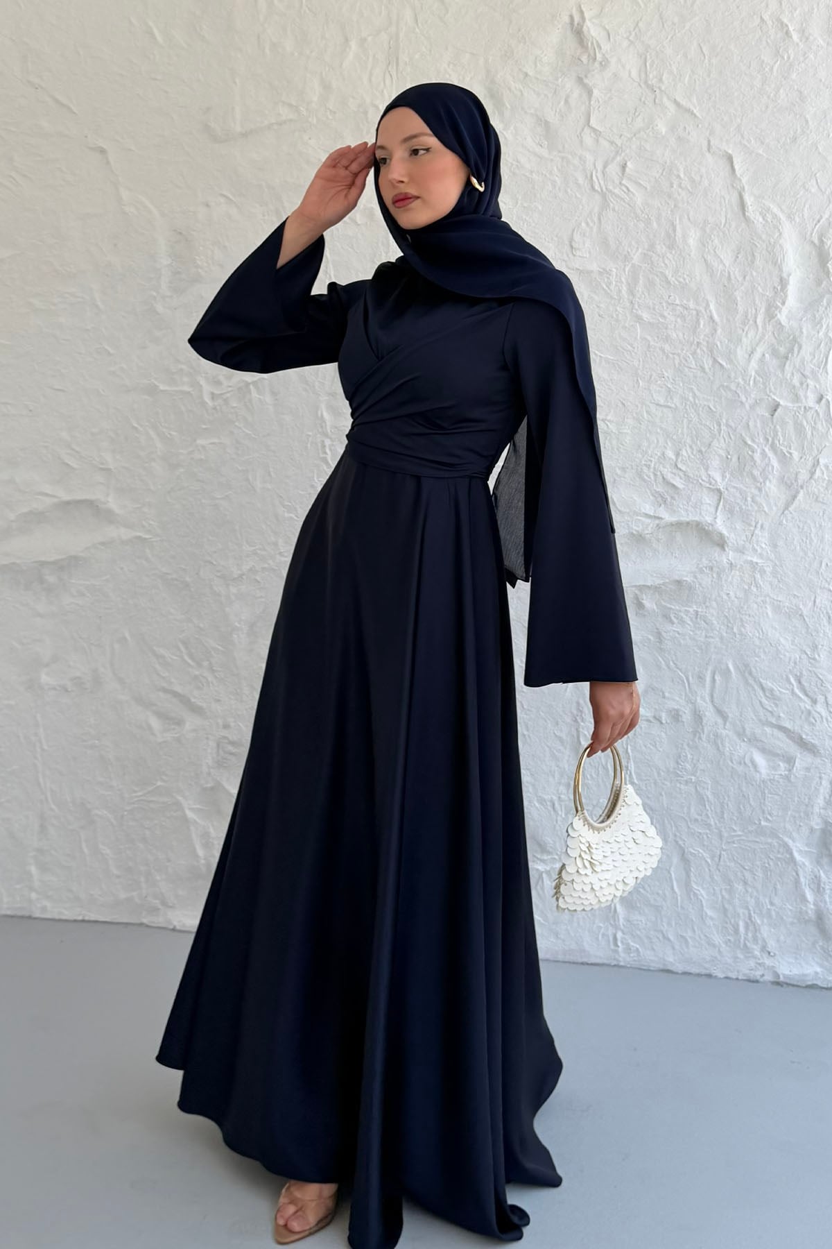 Nevora Çapraz Drape Detaylı Saten Tesettür Abiye-LACİVERT